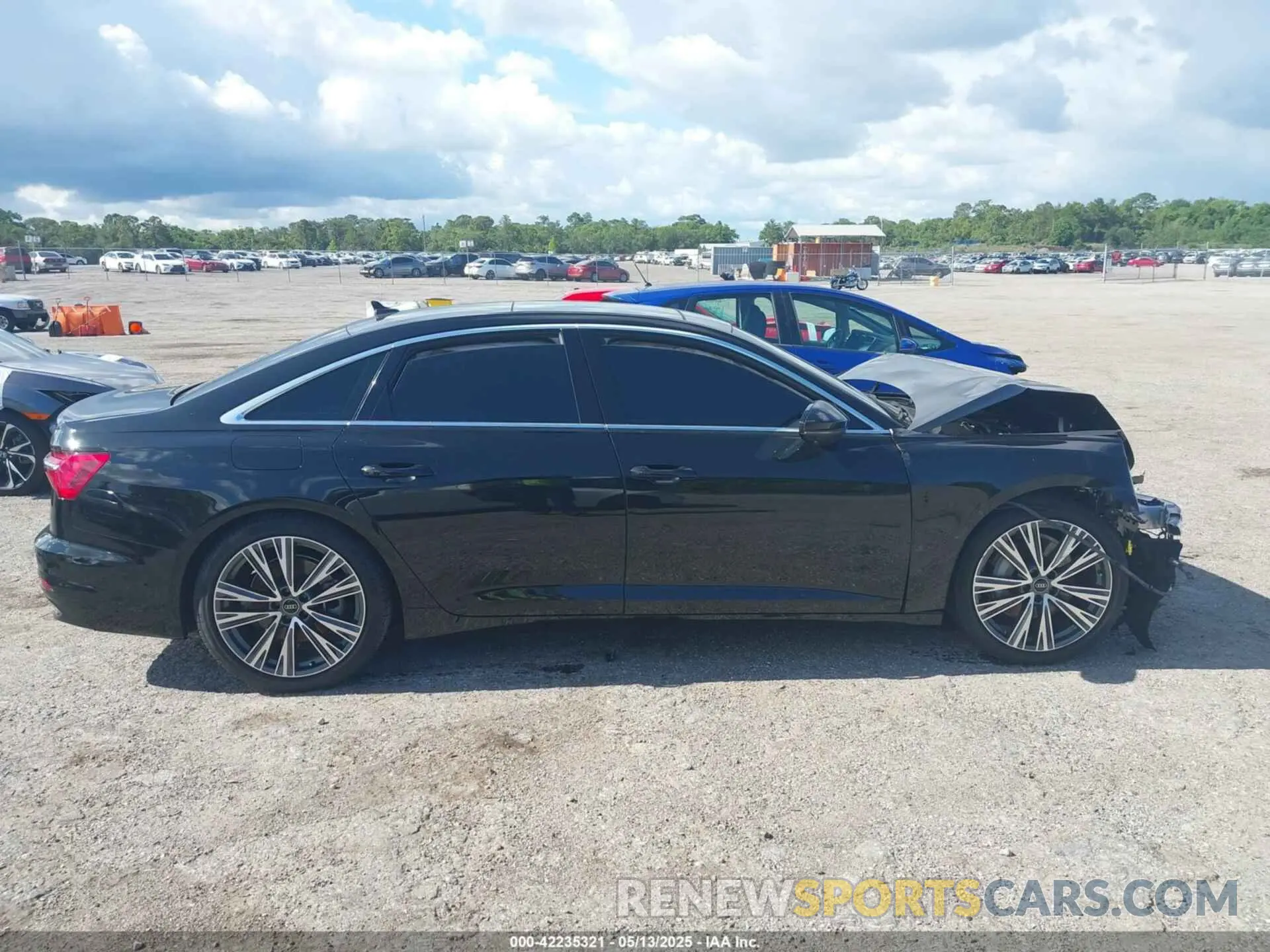 13 Photograph of a damaged car WAUE8AF24KN121775 AUDI A6 2019