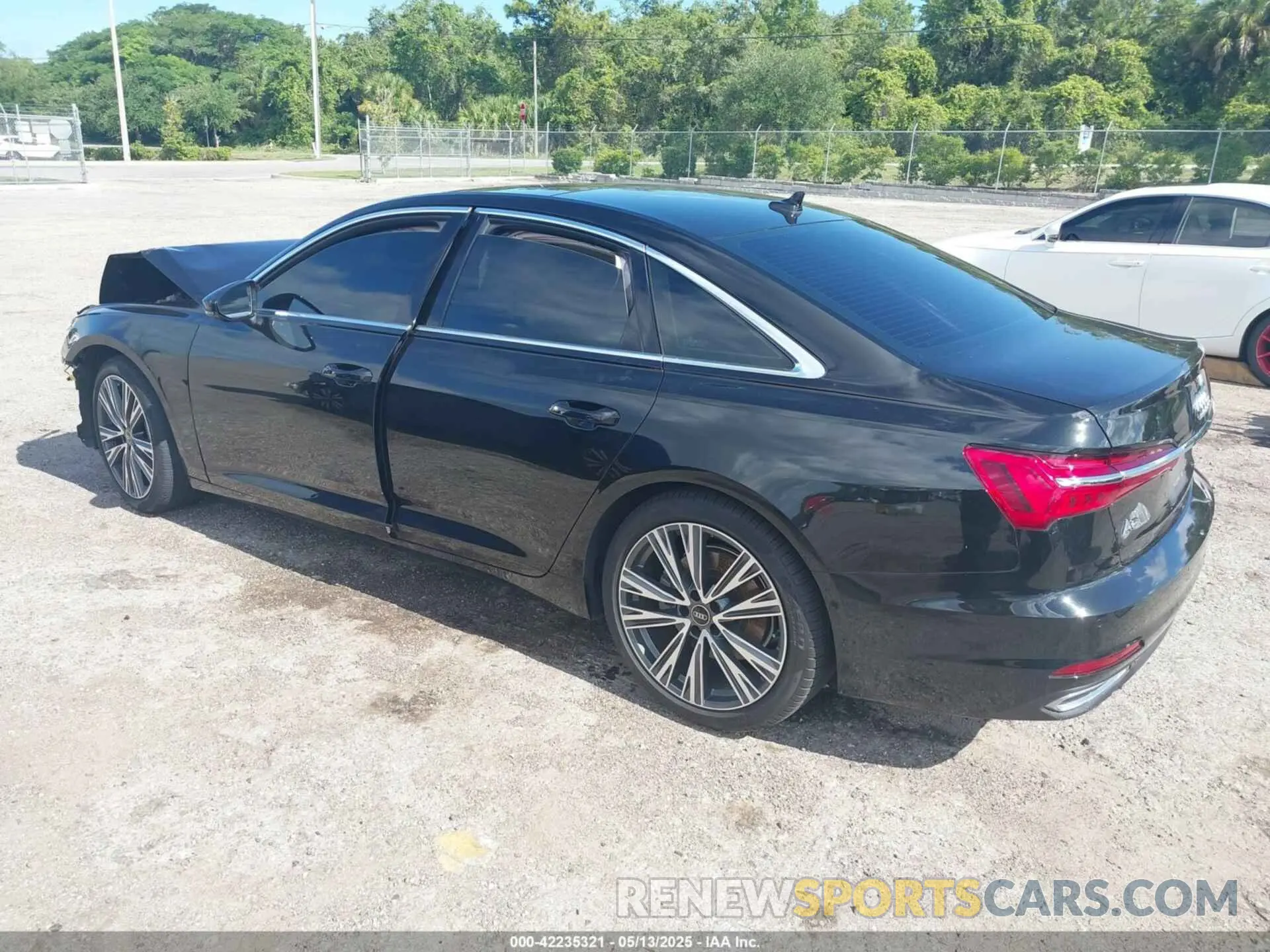 3 Photograph of a damaged car WAUE8AF24KN121775 AUDI A6 2019