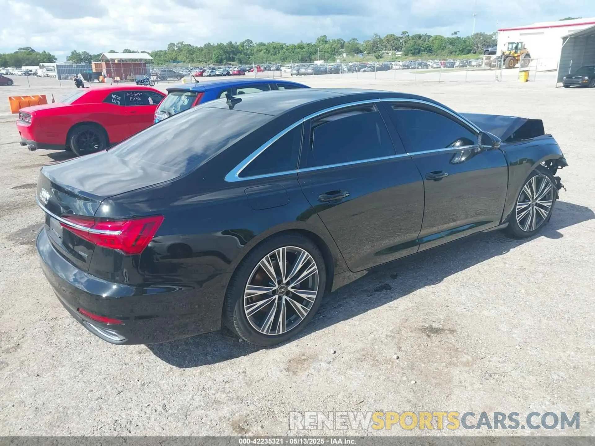 4 Photograph of a damaged car WAUE8AF24KN121775 AUDI A6 2019