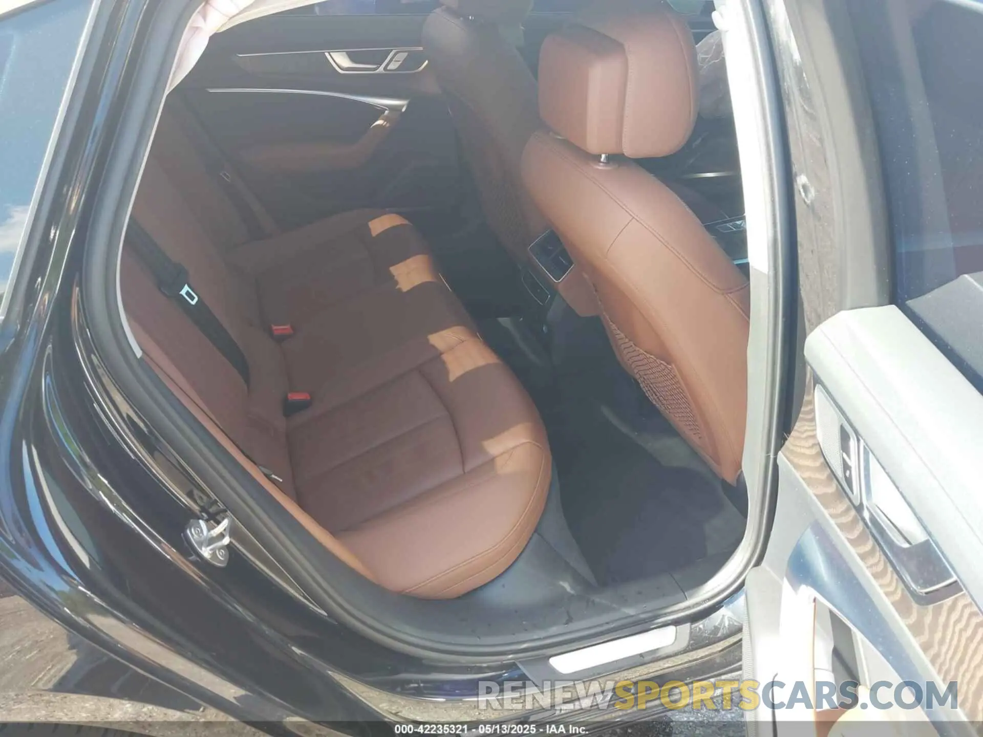 8 Photograph of a damaged car WAUE8AF24KN121775 AUDI A6 2019