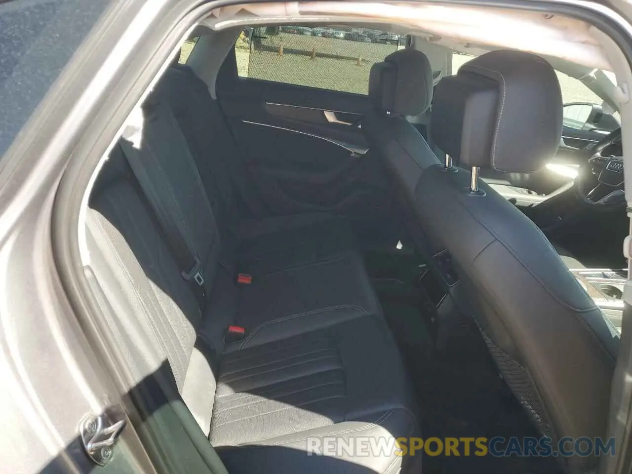 10 Фотография поврежденного автомобиля WAUF2AF2XKN027504 AUDI A6 2019