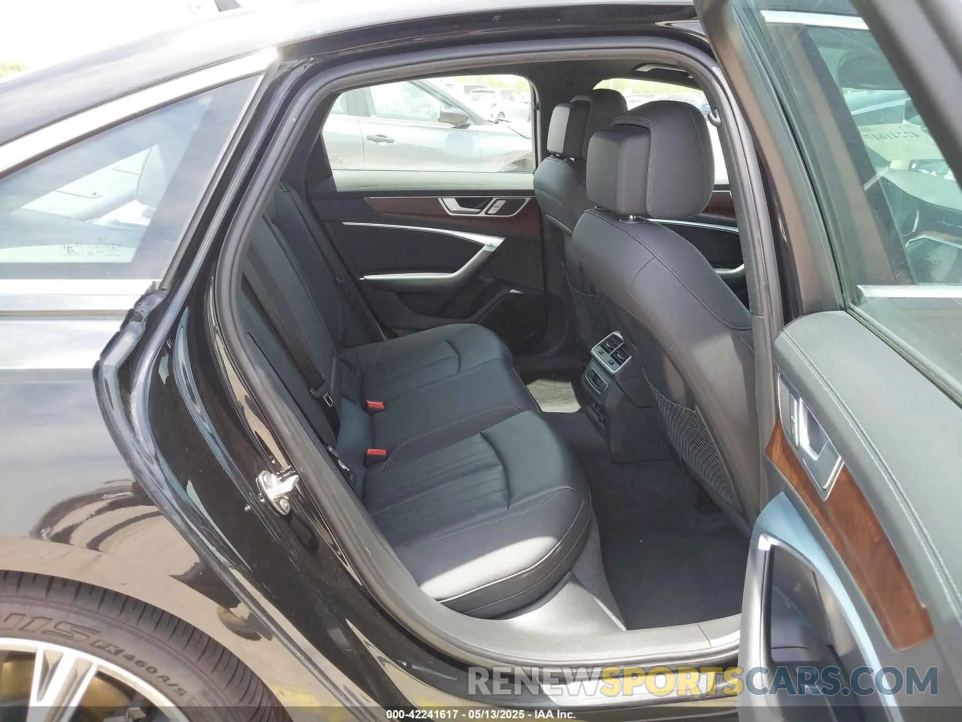8 Фотография поврежденного автомобиля WAUK2AF29KN064896 AUDI A6 2019