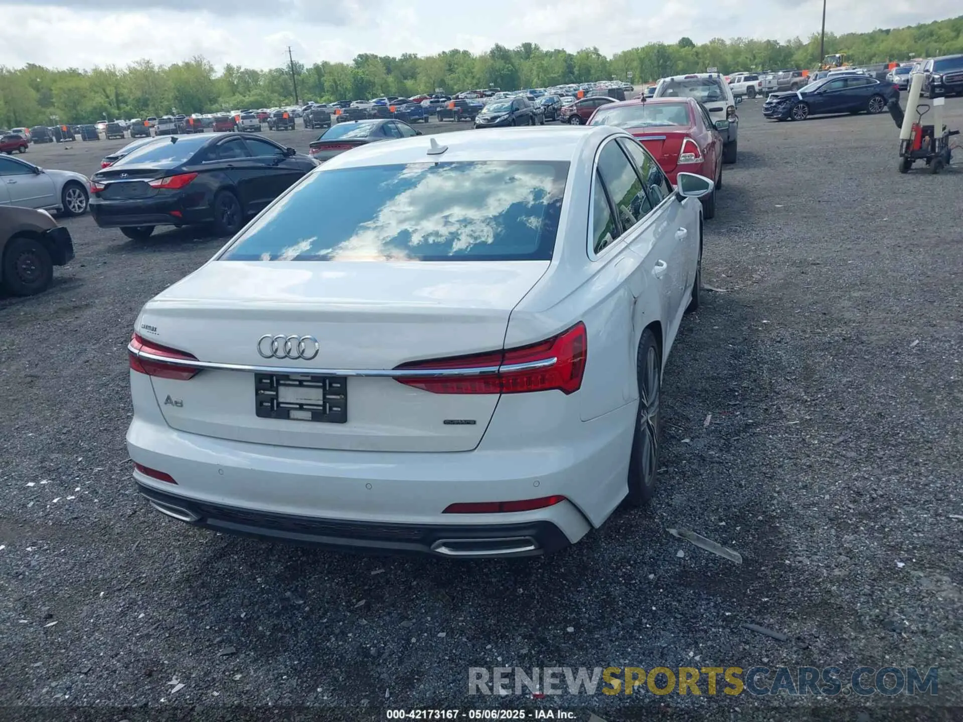 16 Фотография поврежденного автомобиля WAUL2AF21KN026776 AUDI A6 2019