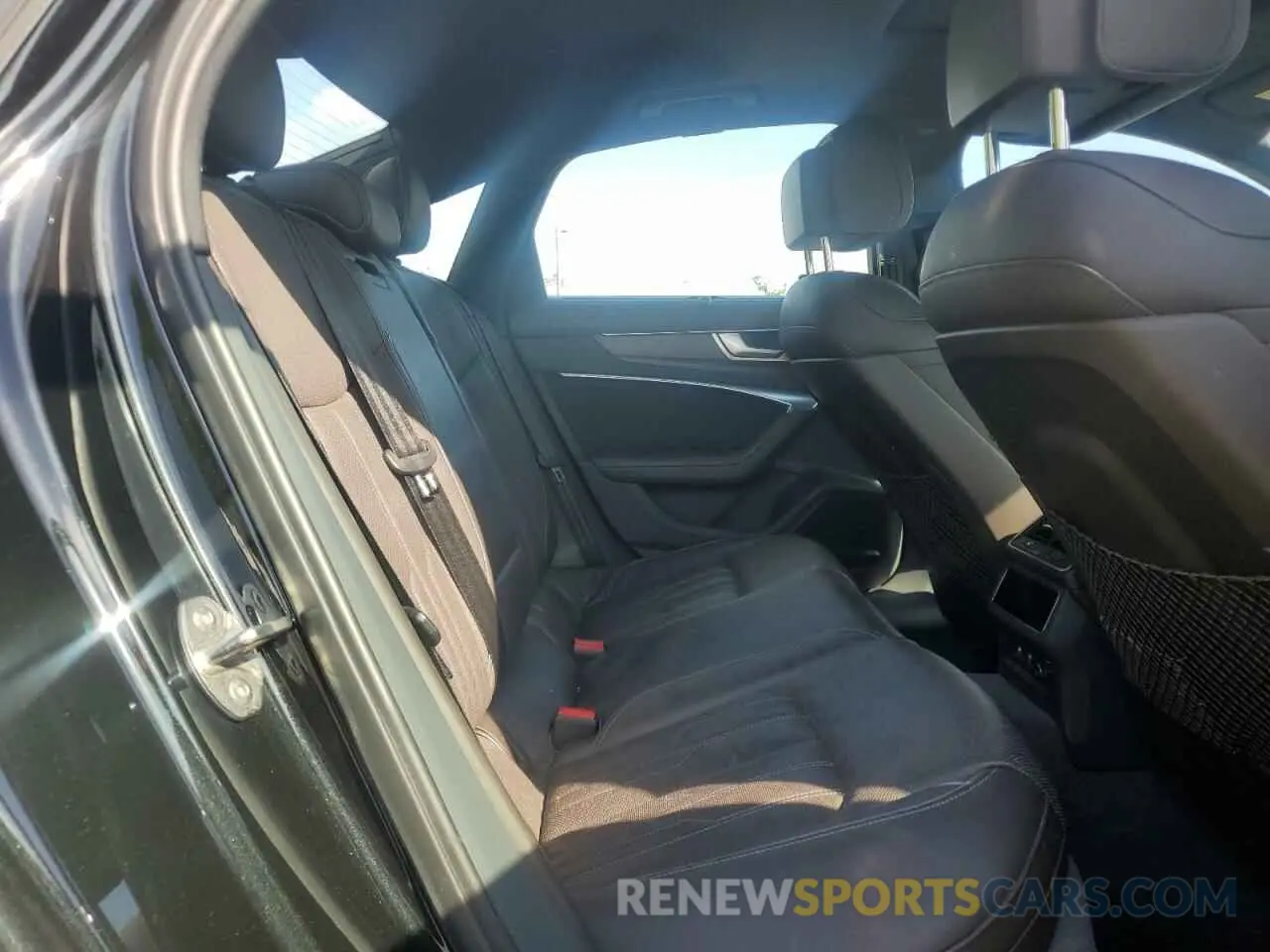 10 Photograph of a damaged car WAUL2AF21KN097041 AUDI A6 2019