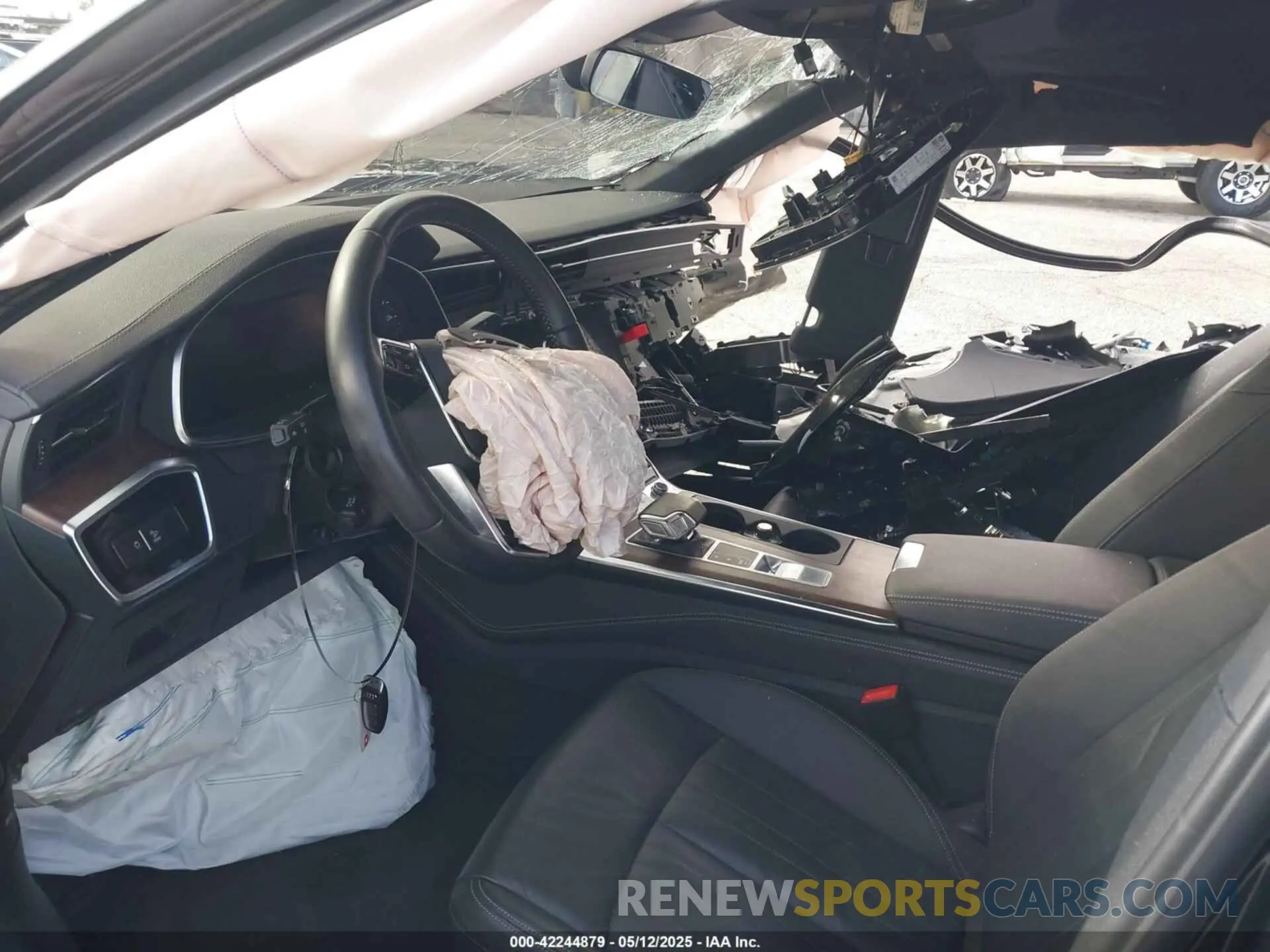 5 Photograph of a damaged car WAUL2AF26KN116506 AUDI A6 2019