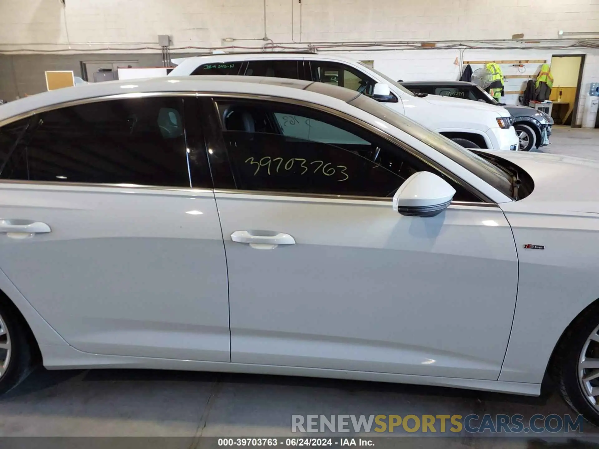 13 Photograph of a damaged car WAUM2AF20KN024022 AUDI A6 2019