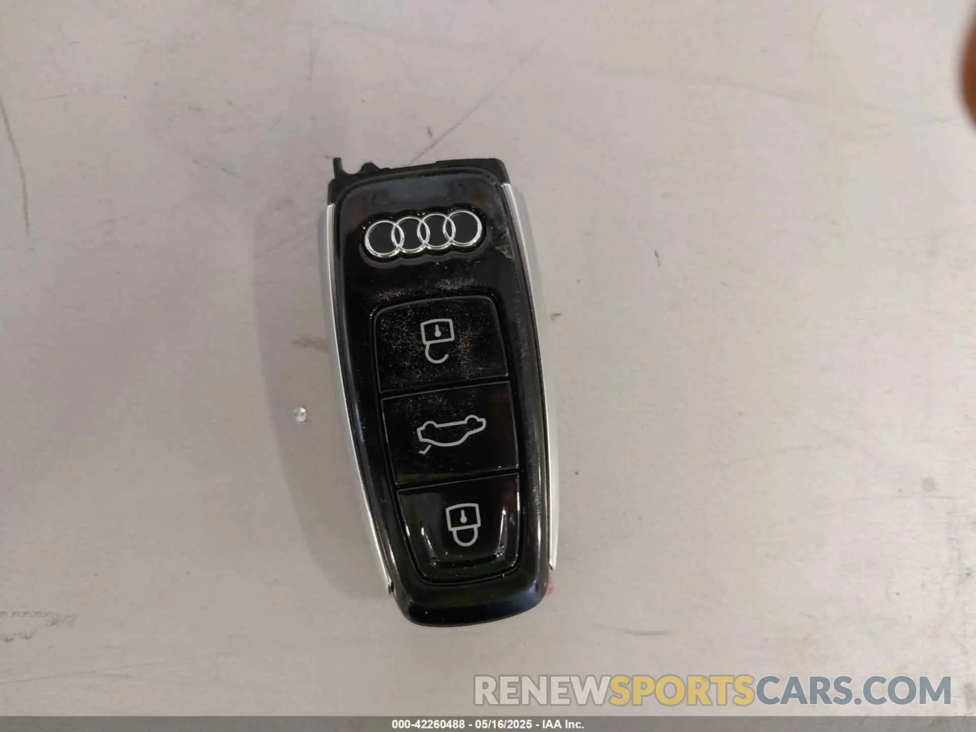 11 Фотография поврежденного автомобиля WAUM2AF20KN026773 AUDI A6 2019