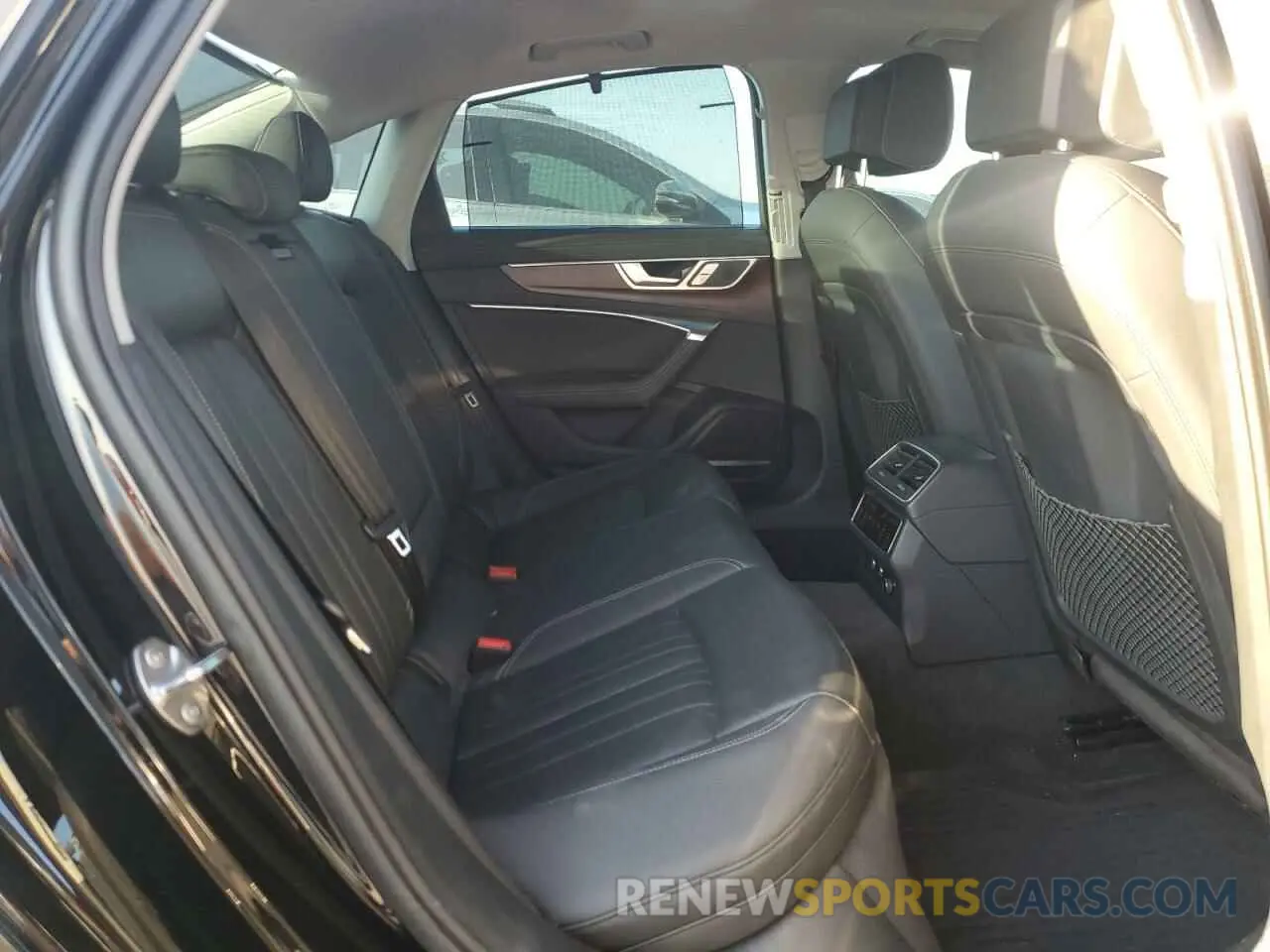 10 Photograph of a damaged car WAUM2AF20KN053262 AUDI A6 2019