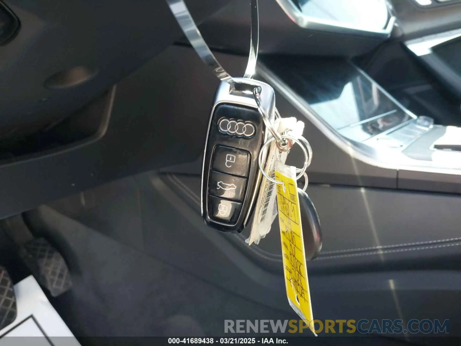 11 Photograph of a damaged car WAUM2AF21KN026507 AUDI A6 2019