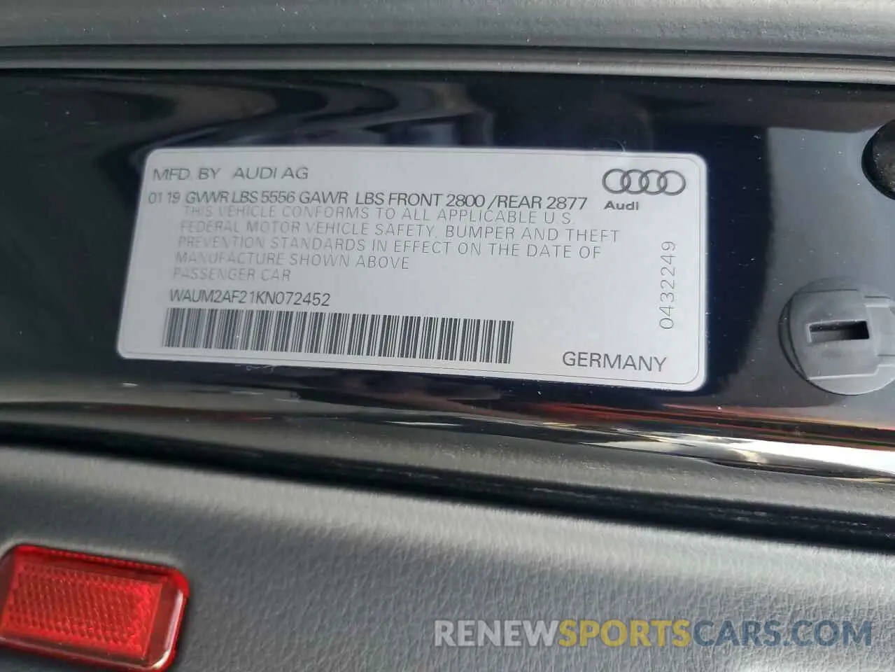 12 Фотография поврежденного автомобиля WAUM2AF21KN072452 AUDI A6 2019