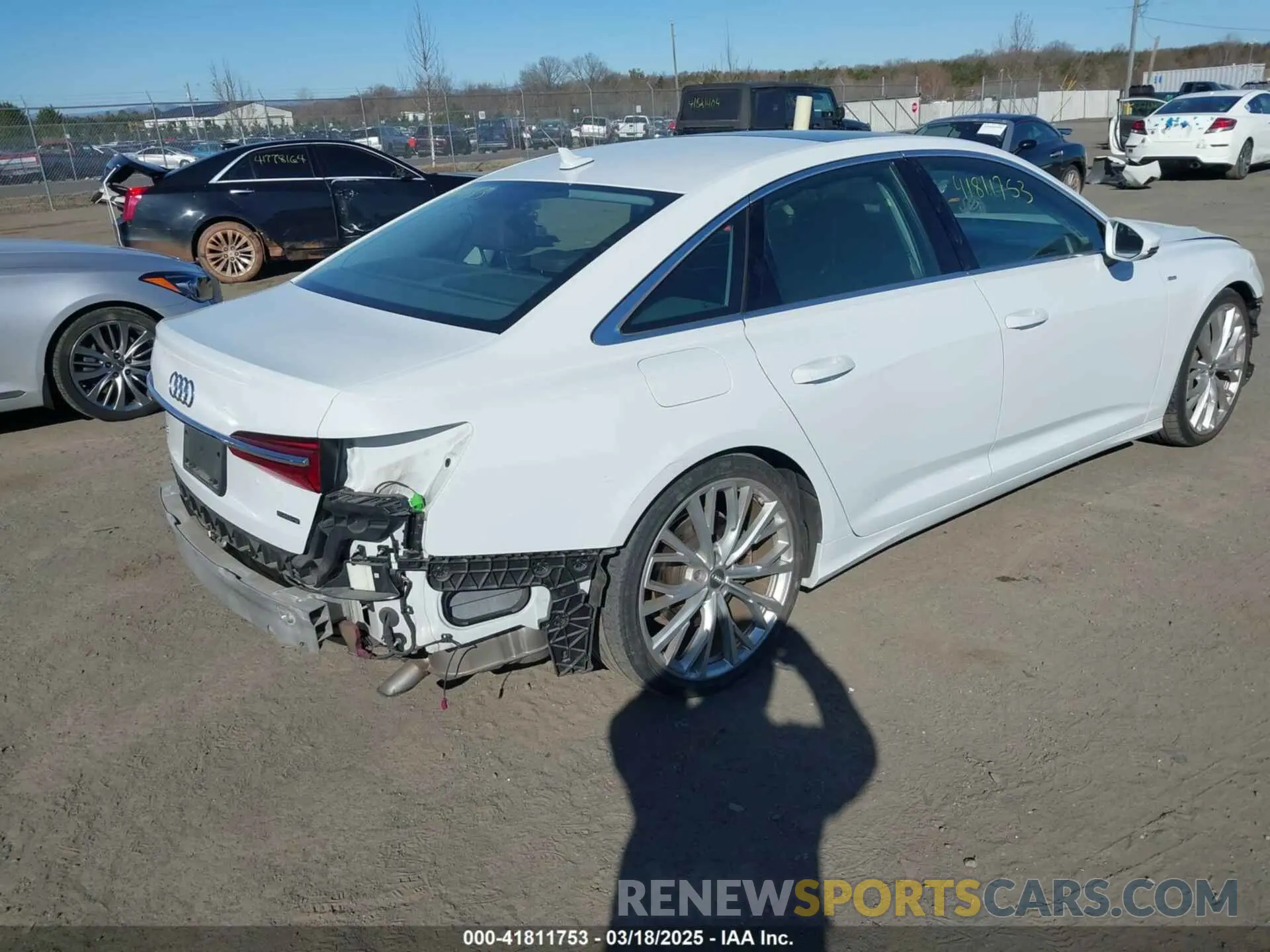 4 Фотография поврежденного автомобиля WAUM2AF22KN044384 AUDI A6 2019