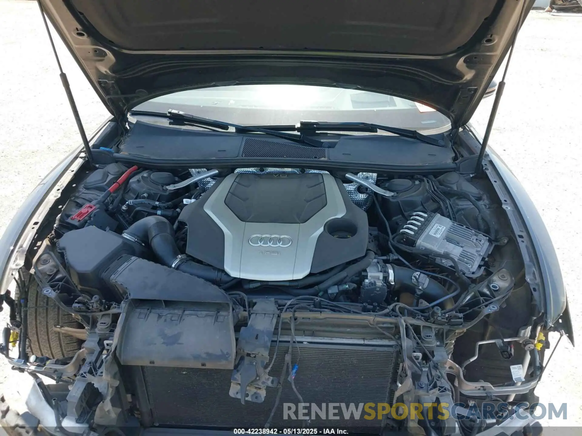 10 Фотография поврежденного автомобиля WAUM2AF25KN058165 AUDI A6 2019