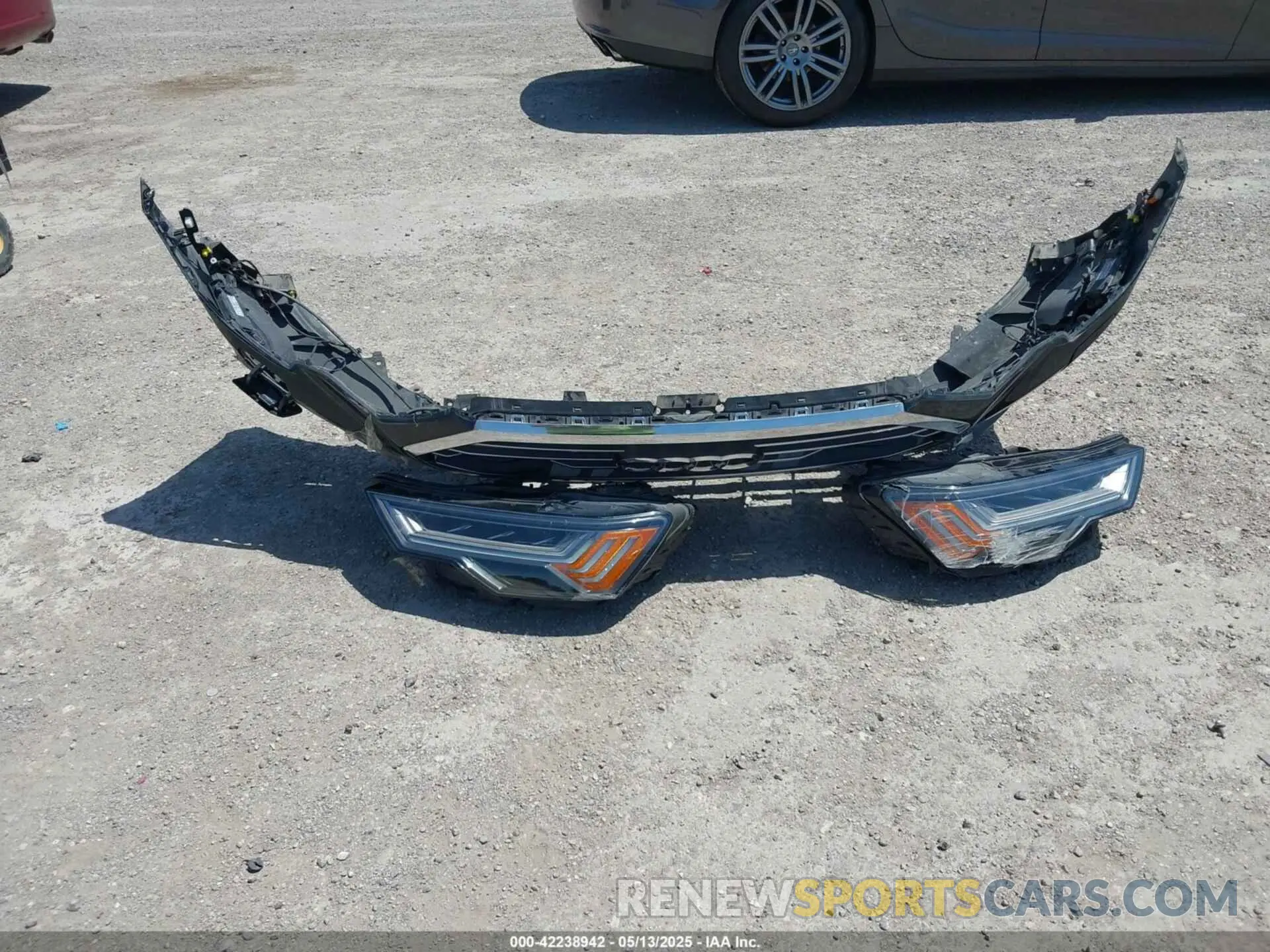 12 Фотография поврежденного автомобиля WAUM2AF25KN058165 AUDI A6 2019