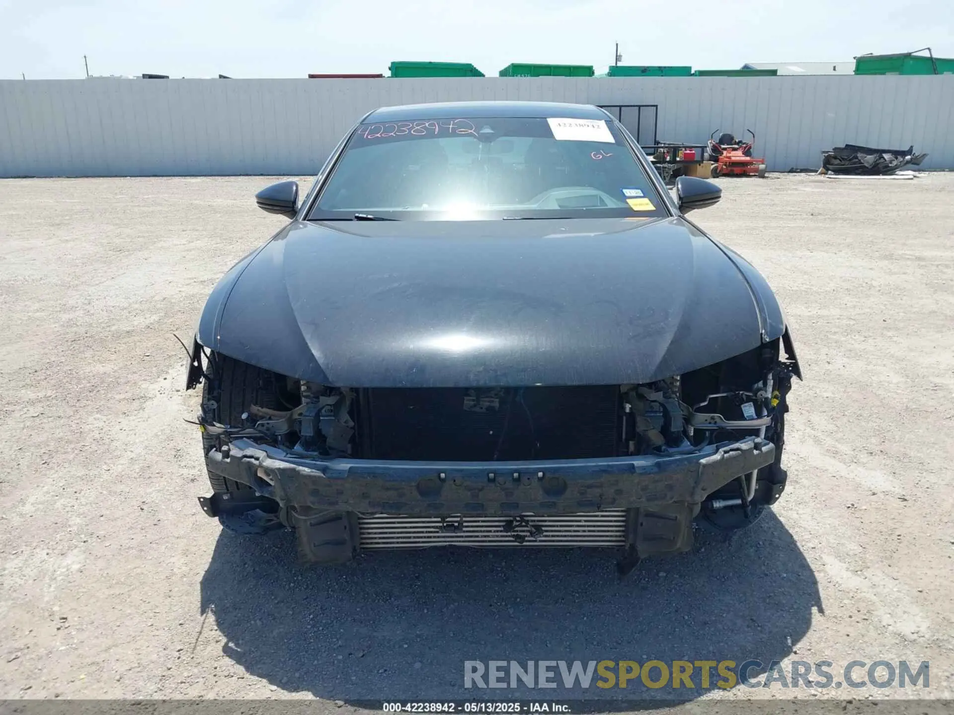 13 Фотография поврежденного автомобиля WAUM2AF25KN058165 AUDI A6 2019