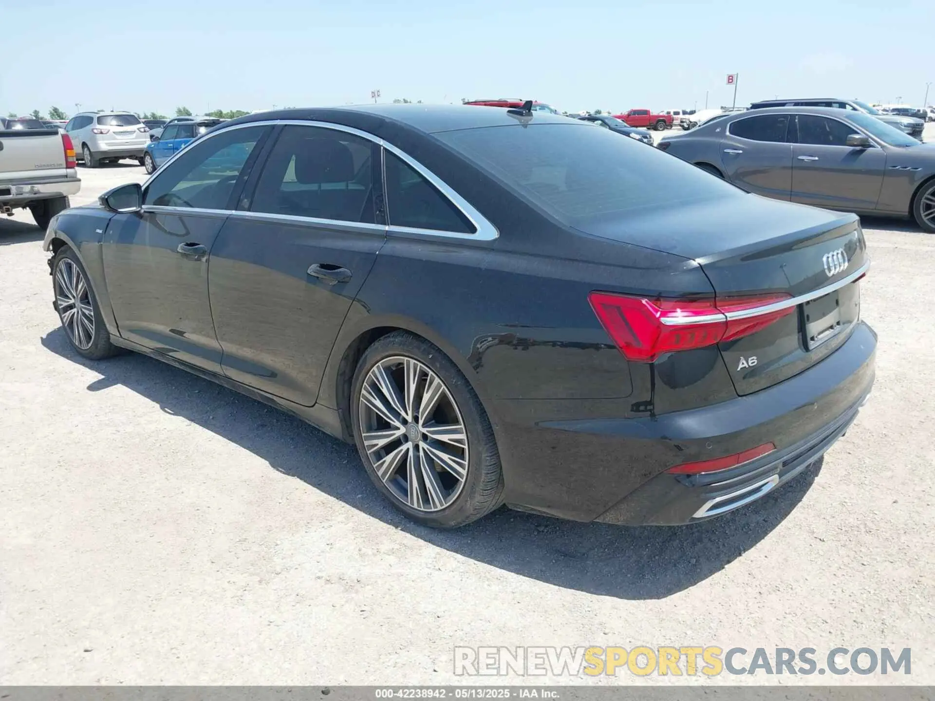 3 Фотография поврежденного автомобиля WAUM2AF25KN058165 AUDI A6 2019