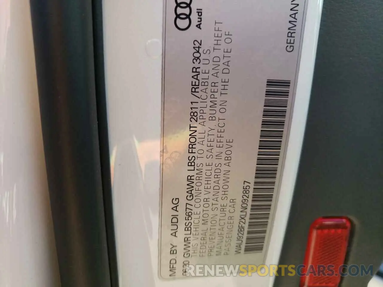 10 Фотография поврежденного автомобиля WAU92BF2XLN092857 AUDI A6 2020