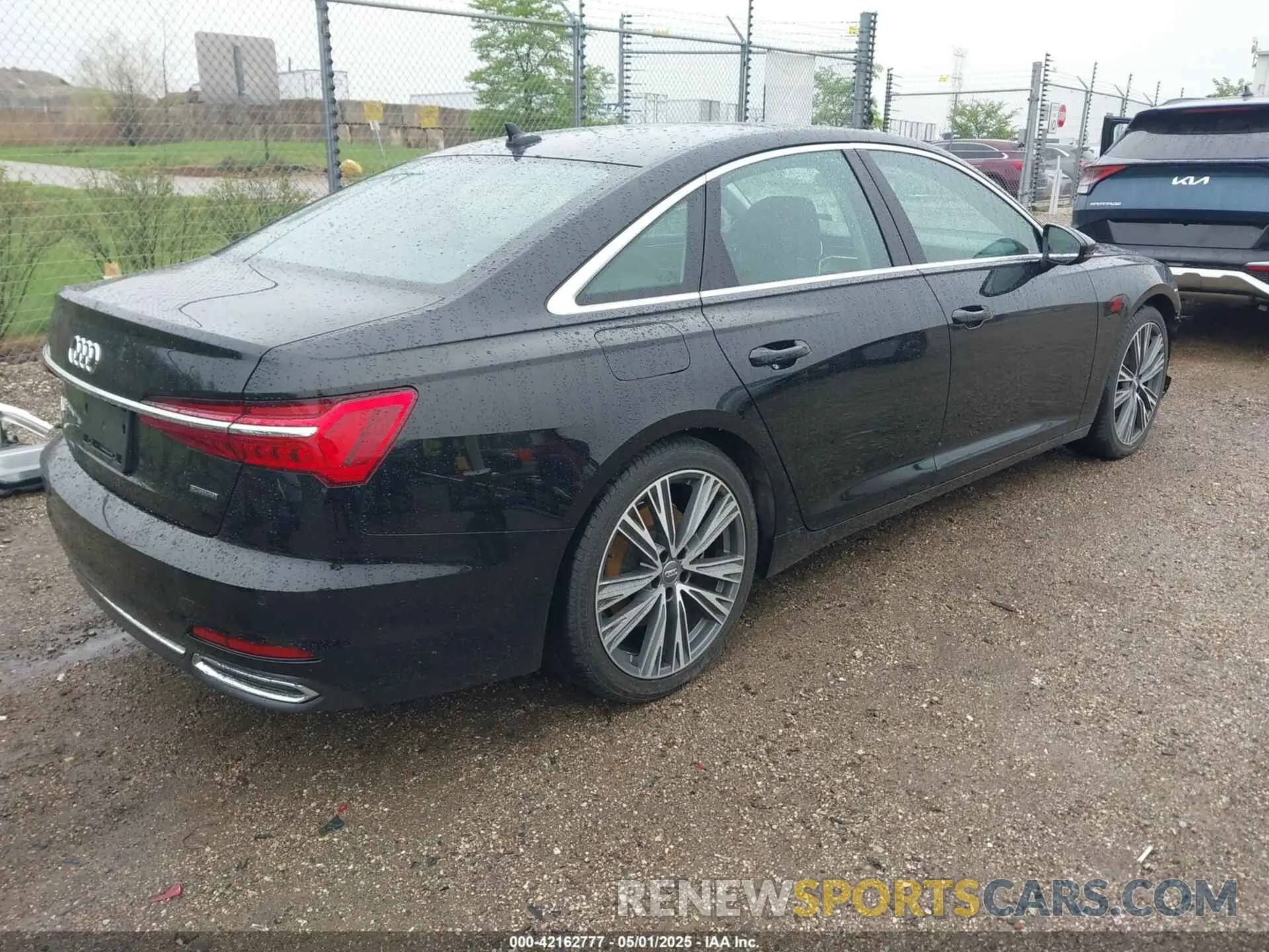 4 Фотография поврежденного автомобиля WAUD8AF28LN038685 AUDI A6 2020