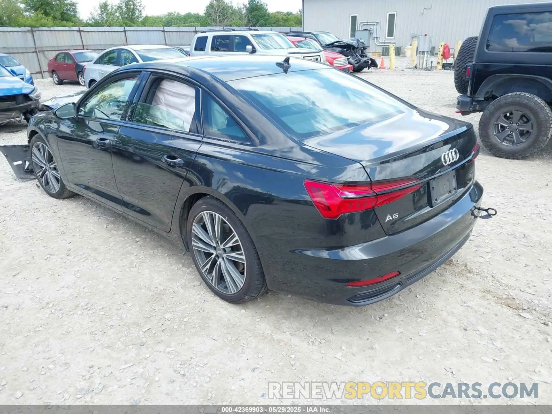 3 Photograph of a damaged car WAUE8AF24MN001252 AUDI A6 2021