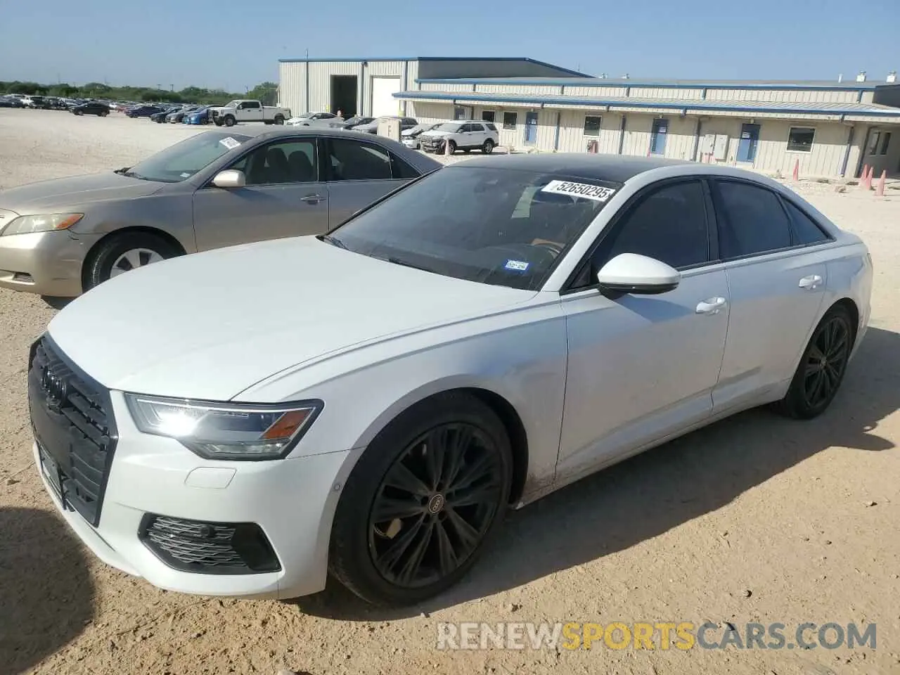 1 Фотография поврежденного автомобиля WAUD3BF27NN041181 AUDI A6 2022