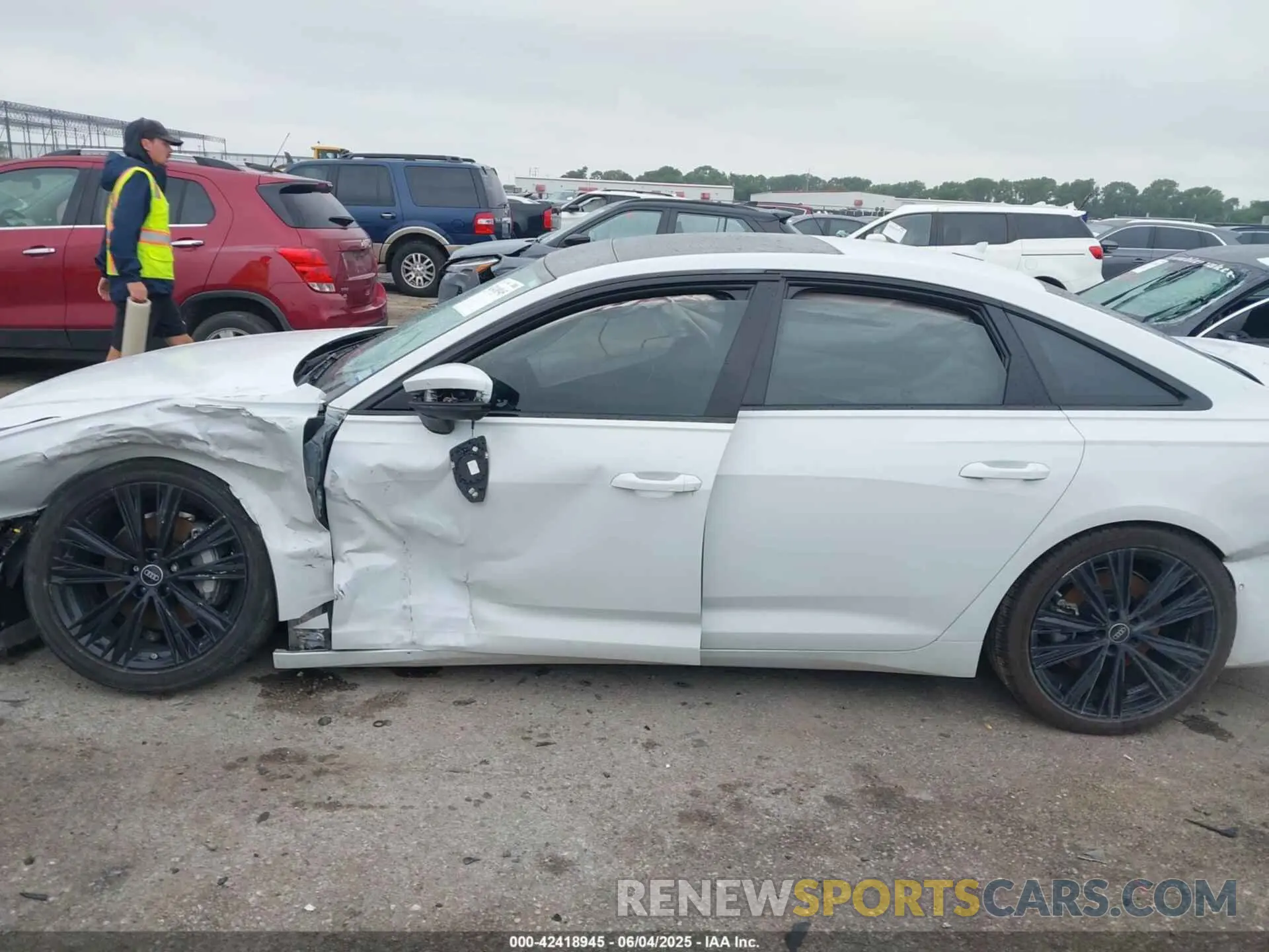 14 Photograph of a damaged car WAUE3BF26RN029713 AUDI A6 2024