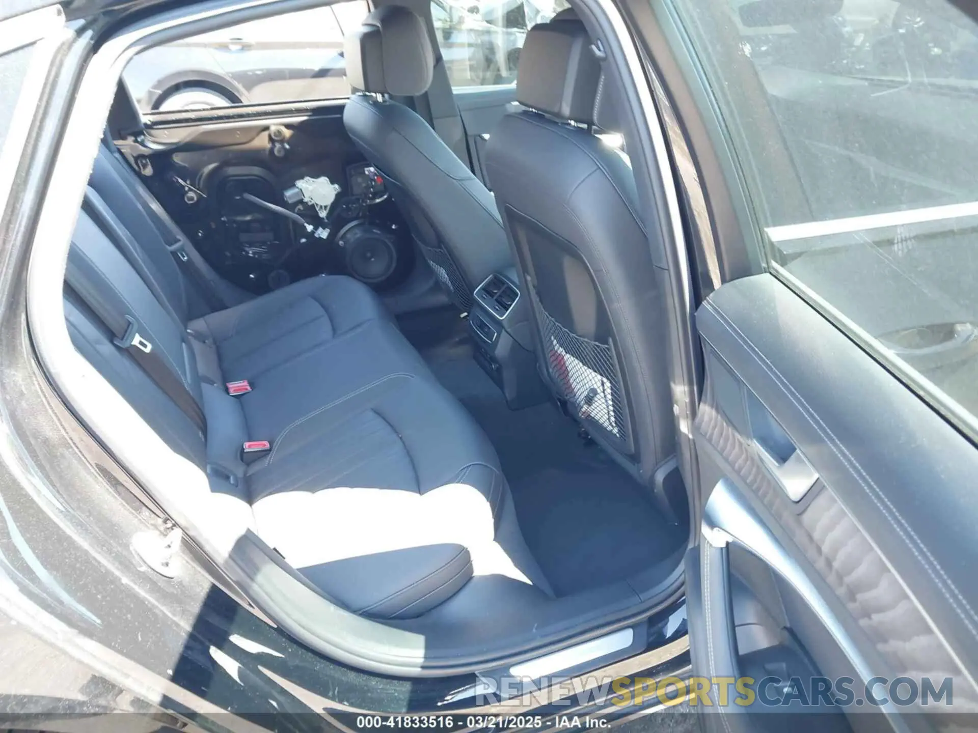8 Фотография поврежденного автомобиля WAUE3BF29RN005518 AUDI A6 2024