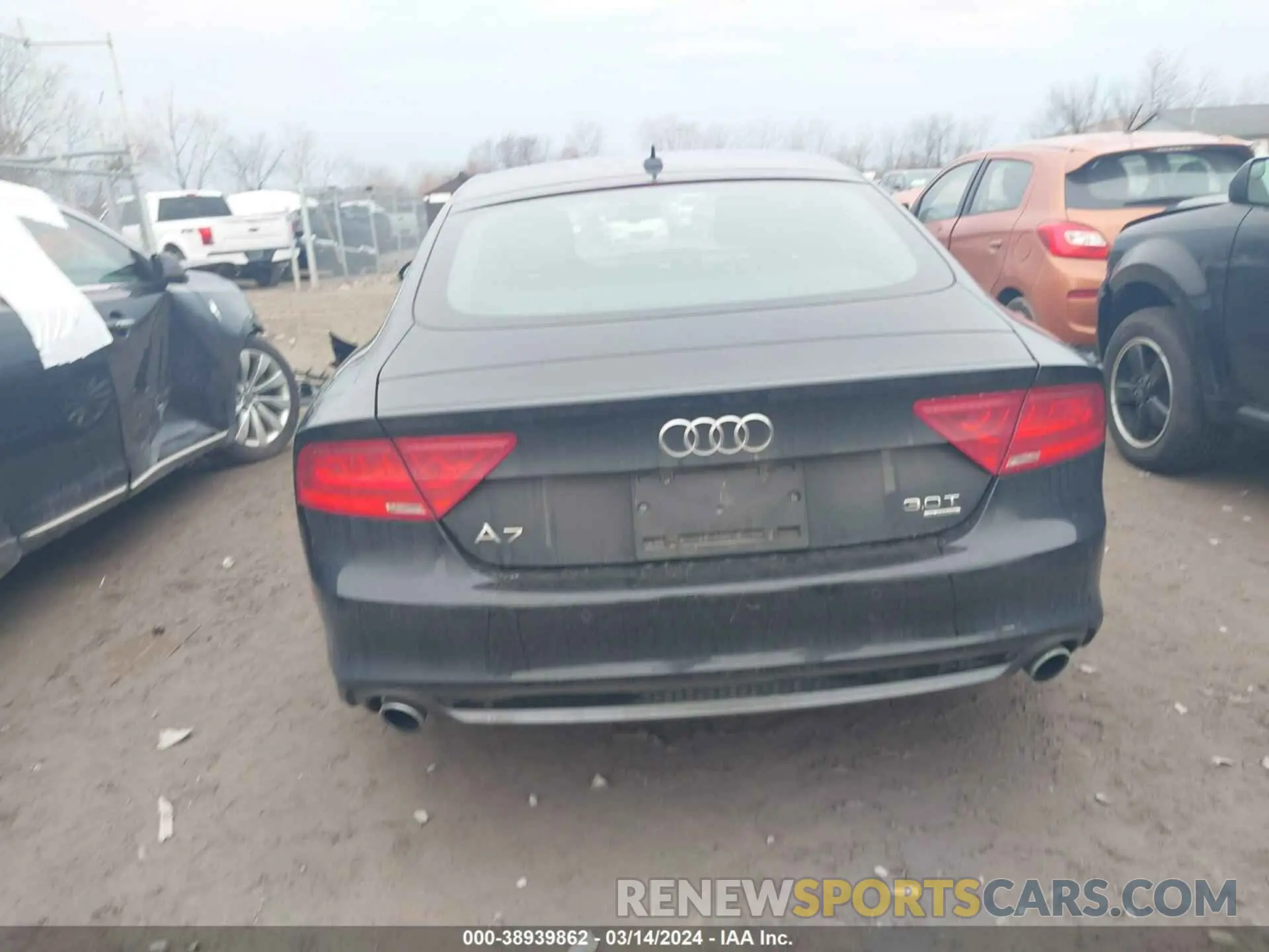 17 Photograph of a damaged car WAU2GAFC0EN071850 AUDI A7 2014