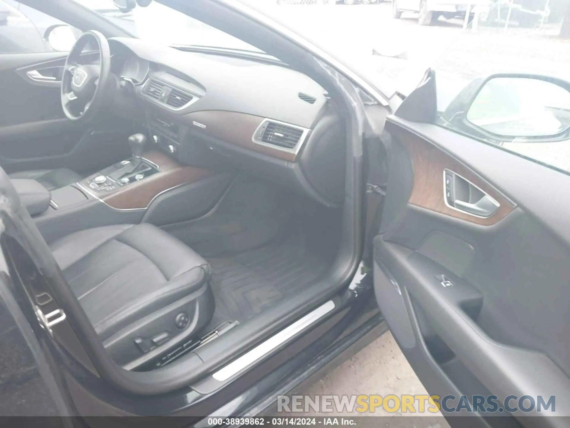 5 Photograph of a damaged car WAU2GAFC0EN071850 AUDI A7 2014