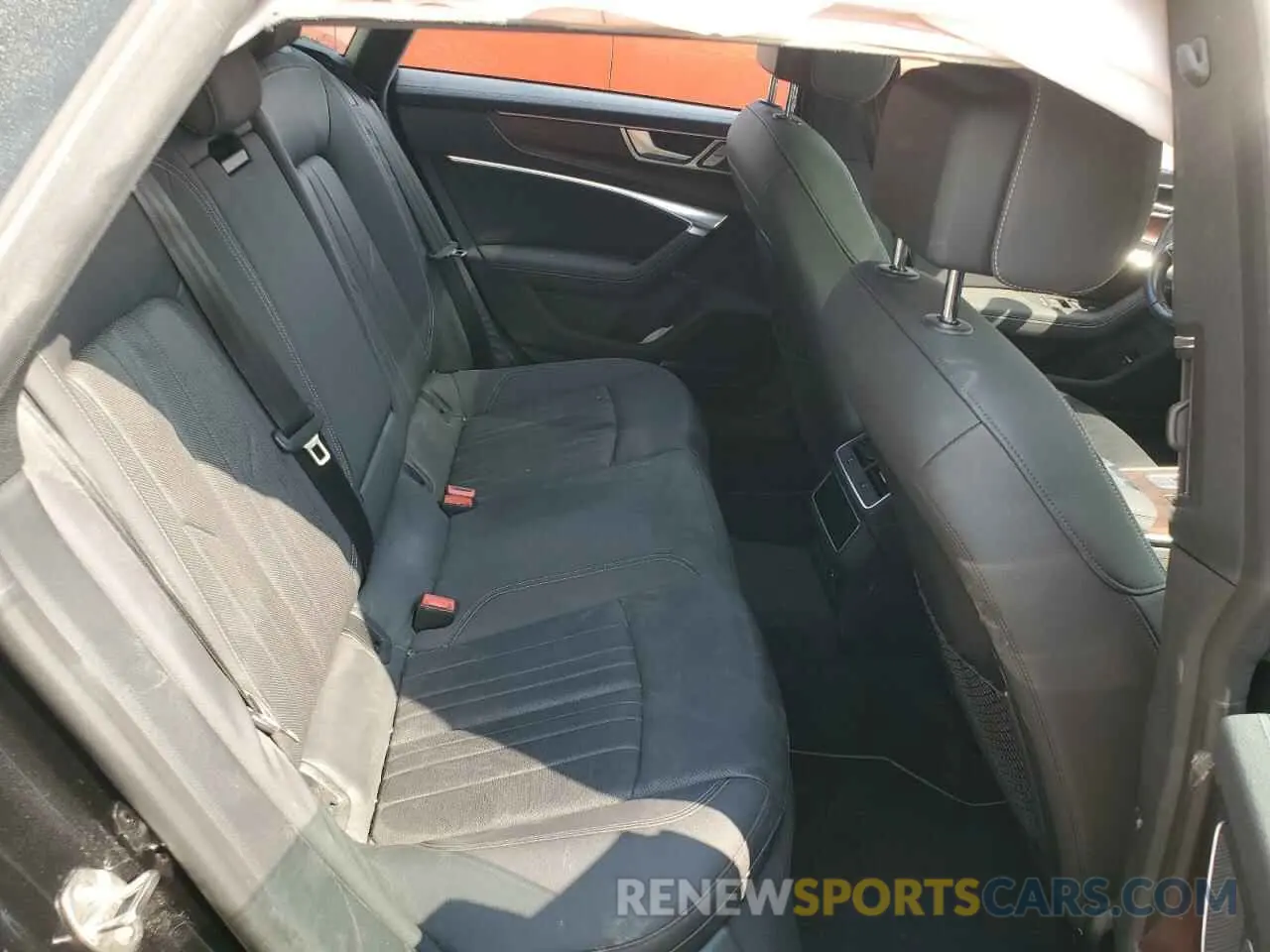 10 Photograph of a damaged car WAUR2AF23KN083197 AUDI A7 2019