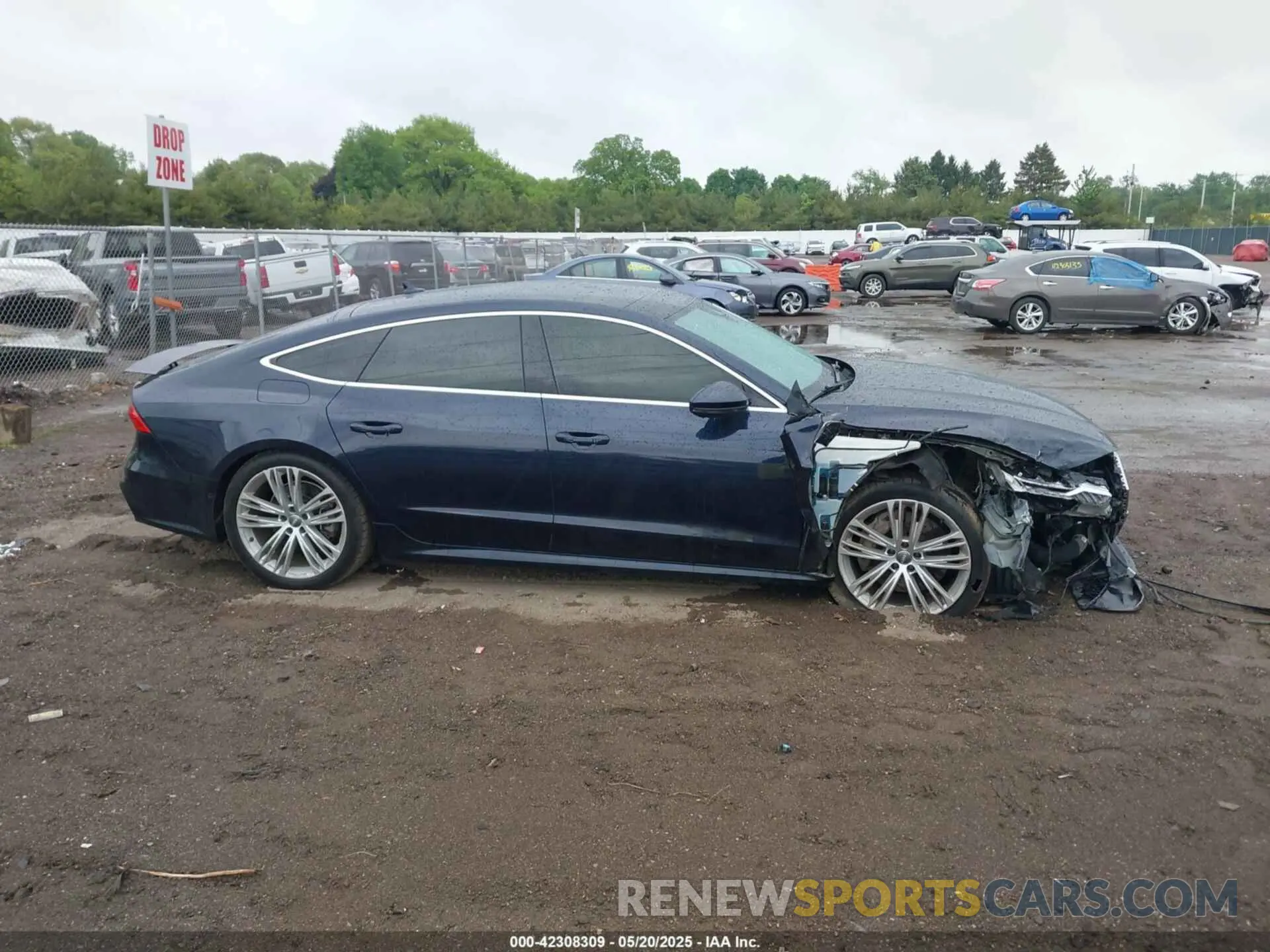 13 Photograph of a damaged car WAUU2AF21KN027334 AUDI A7 2019