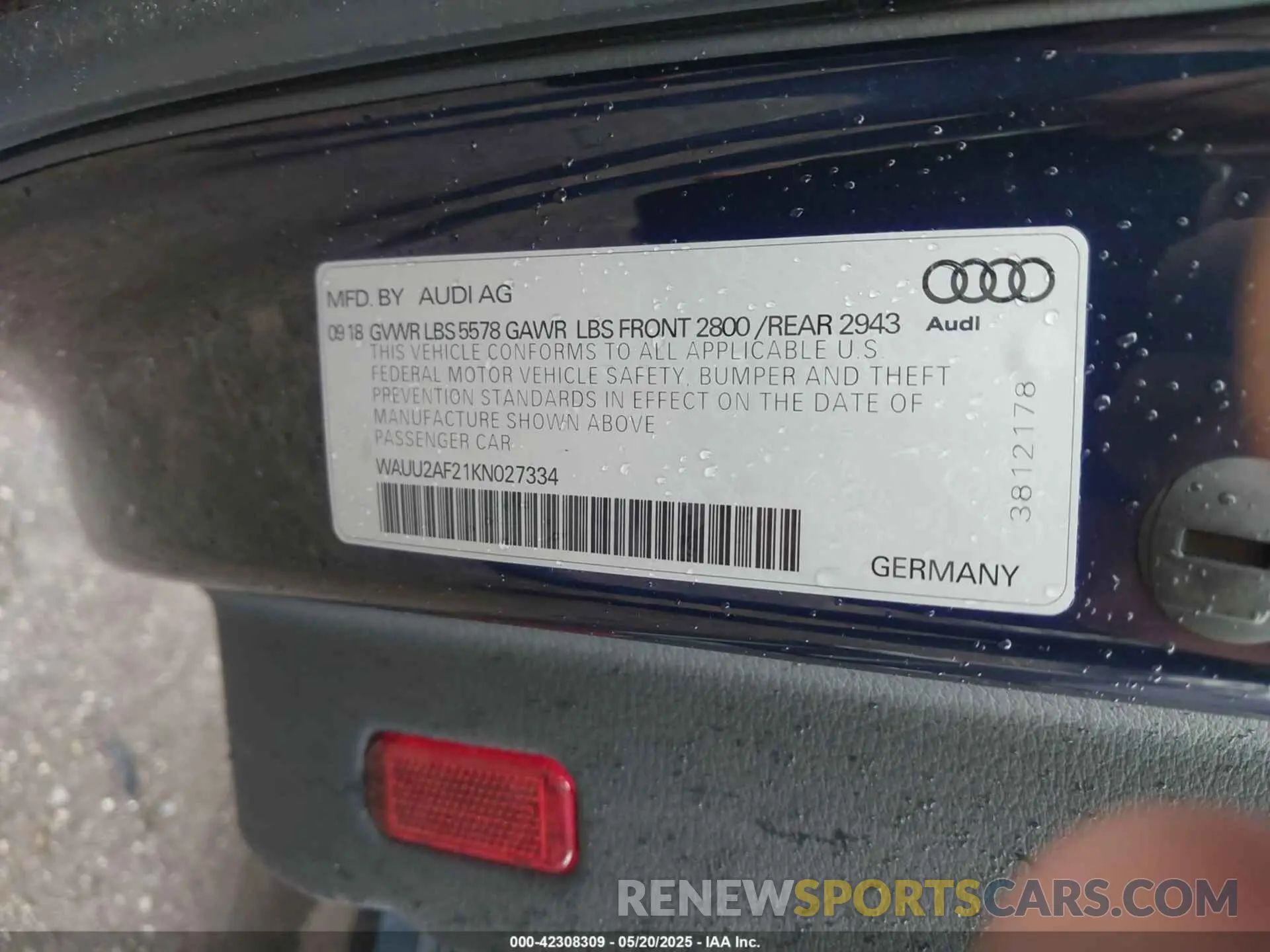 9 Photograph of a damaged car WAUU2AF21KN027334 AUDI A7 2019
