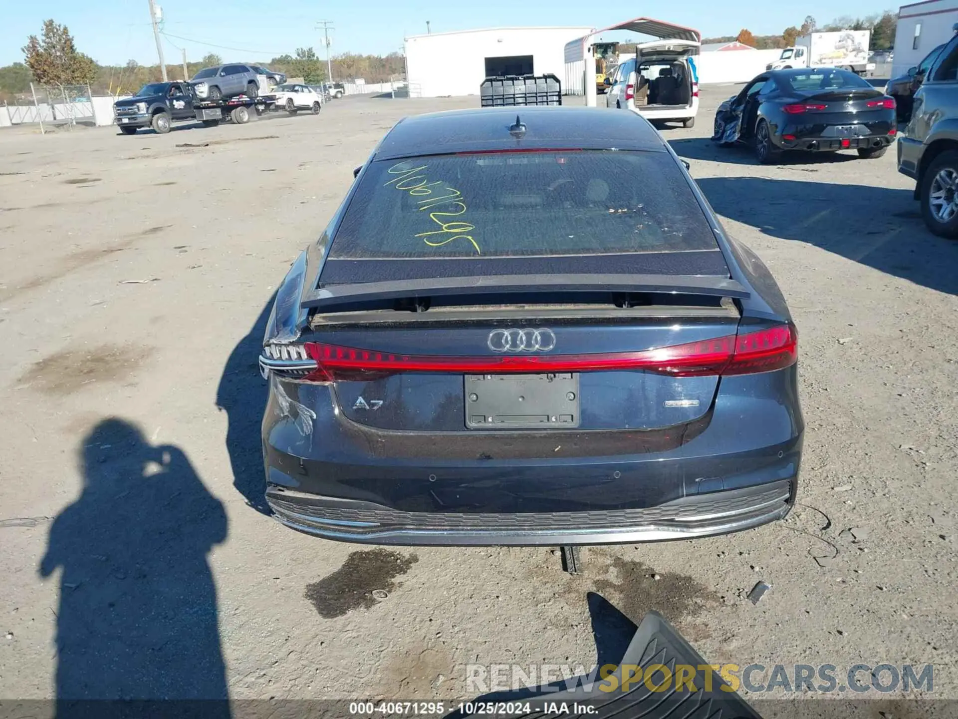 17 Фотография поврежденного автомобиля WAUU2AF25KN041379 AUDI A7 2019