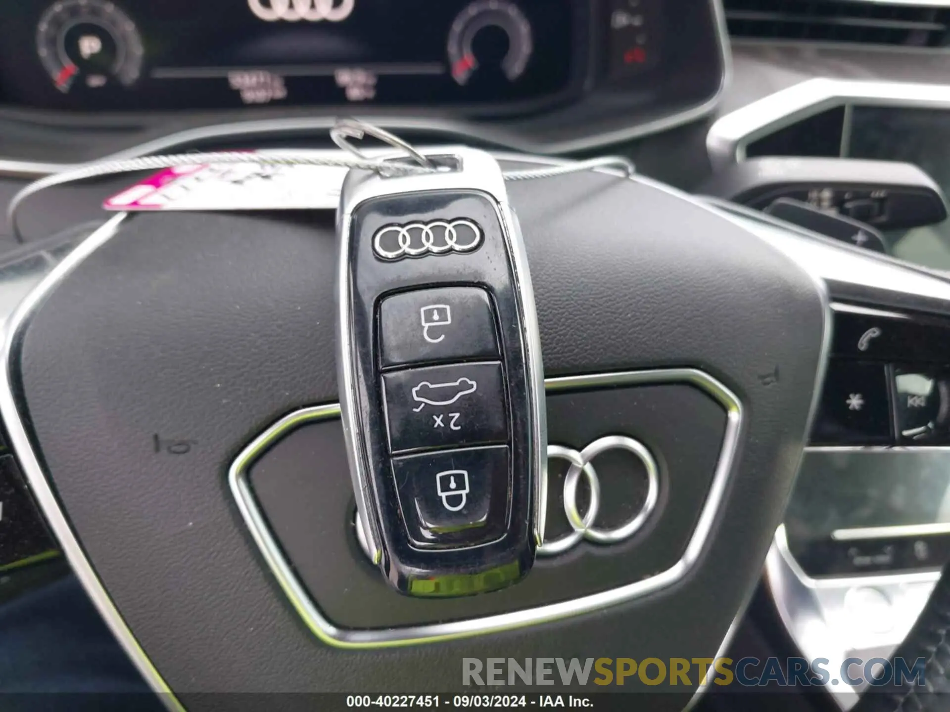 11 Фотография поврежденного автомобиля WAUU2AF25KN070493 AUDI A7 2019