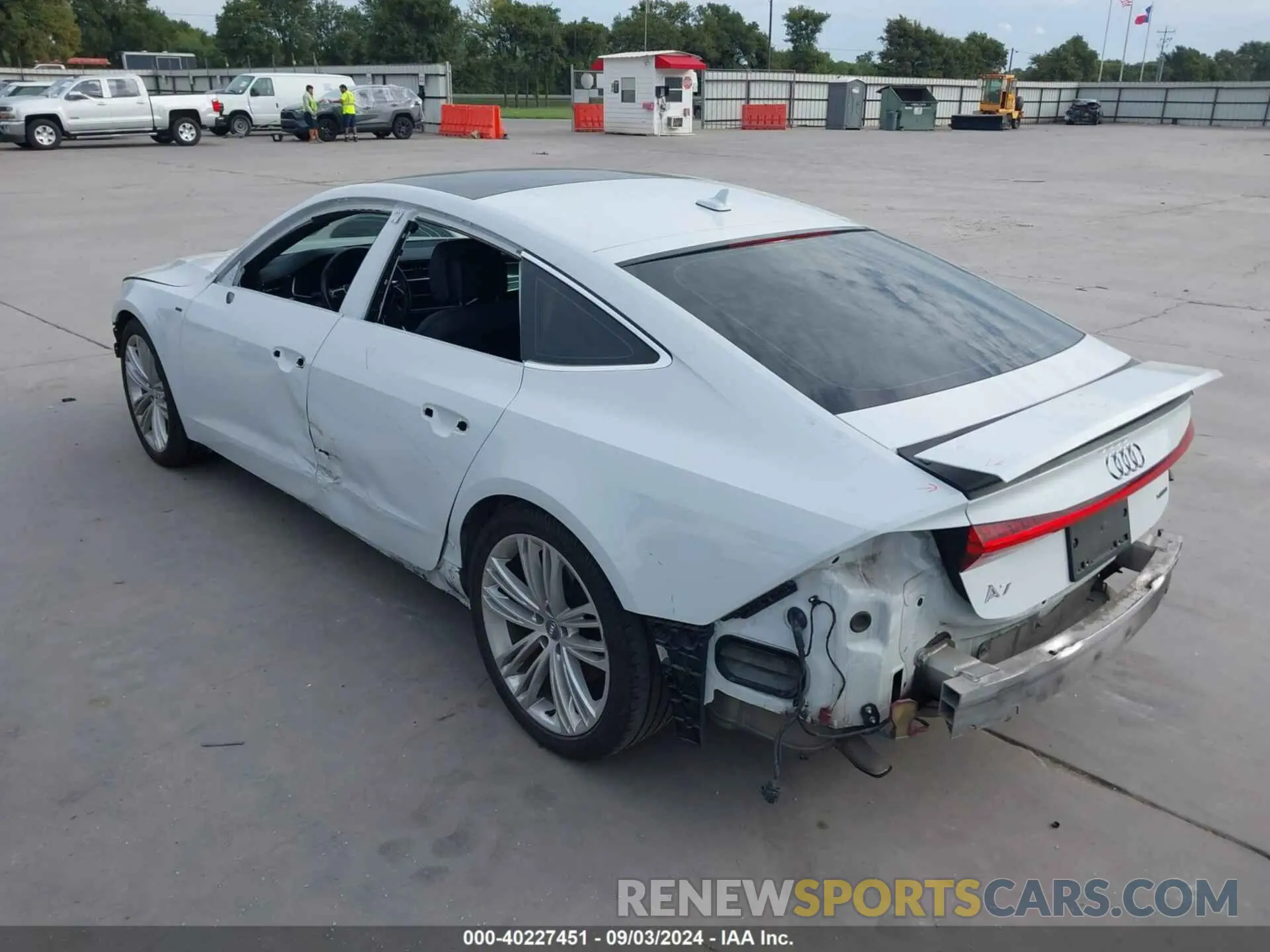 3 Фотография поврежденного автомобиля WAUU2AF25KN070493 AUDI A7 2019