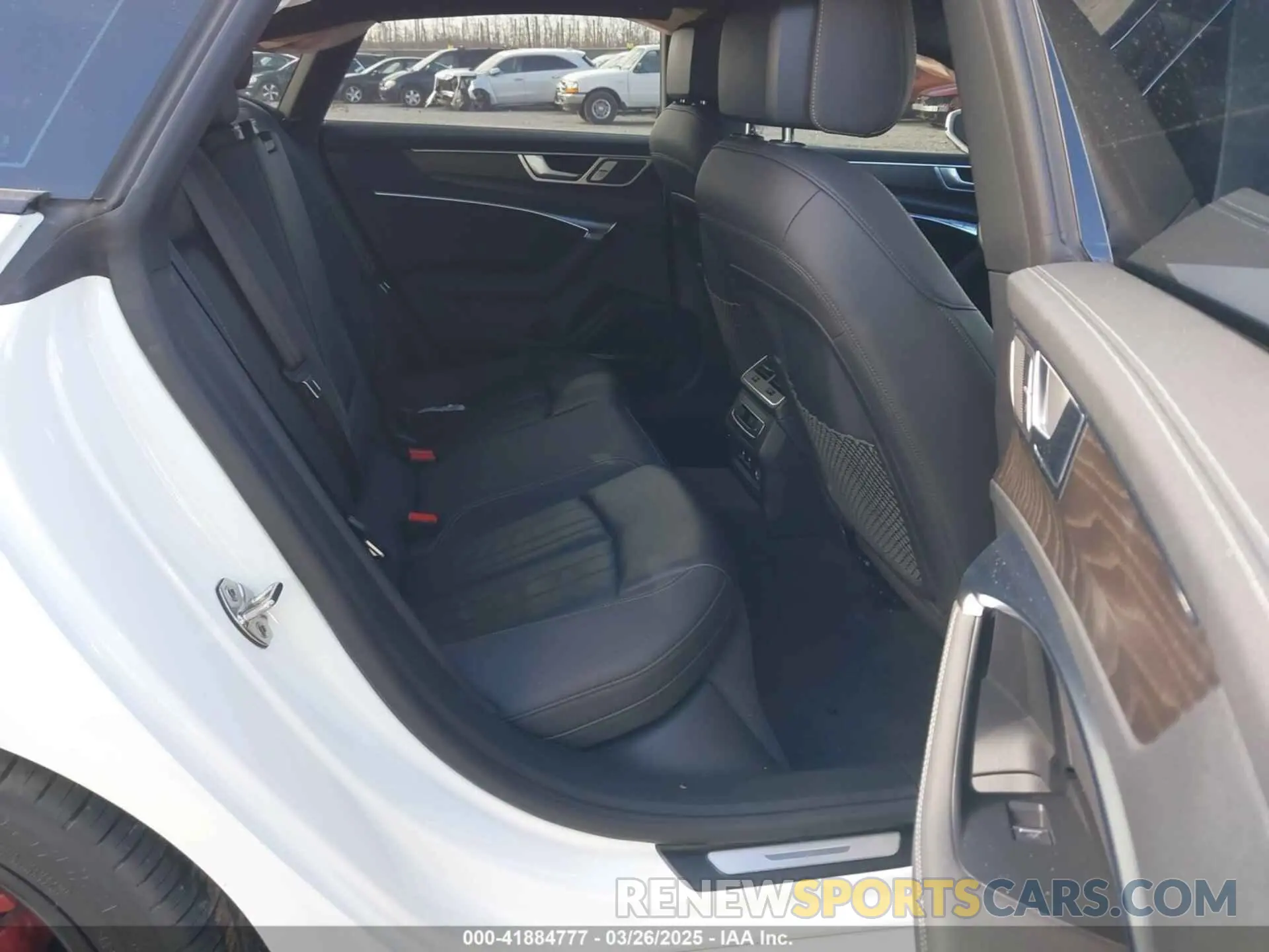 8 Photograph of a damaged car WAUU2AF27KN116258 AUDI A7 2019