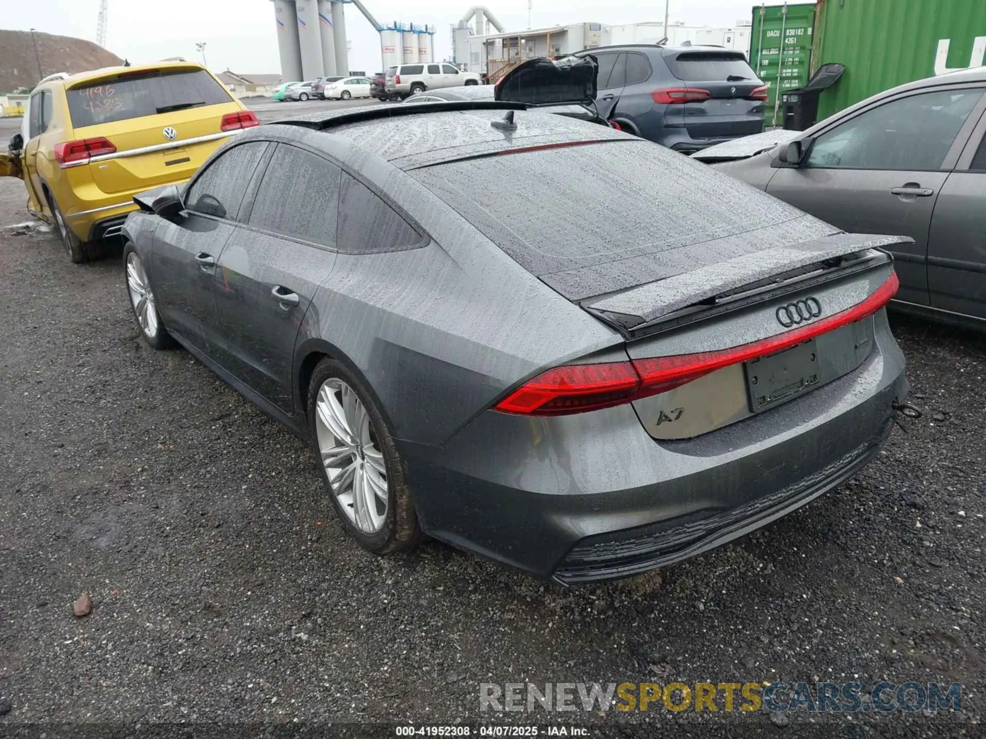 3 Photograph of a damaged car WAUV2AF21KN040153 AUDI A7 2019