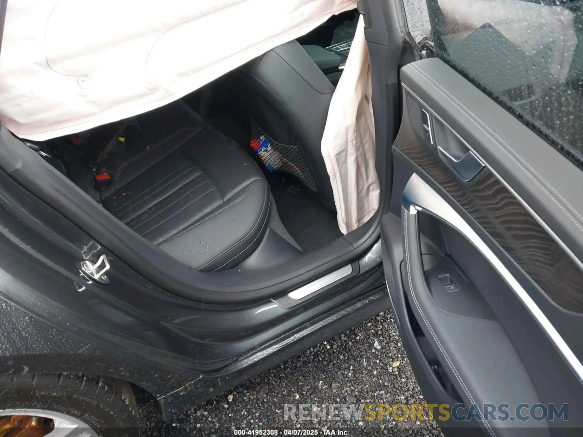 8 Photograph of a damaged car WAUV2AF21KN040153 AUDI A7 2019