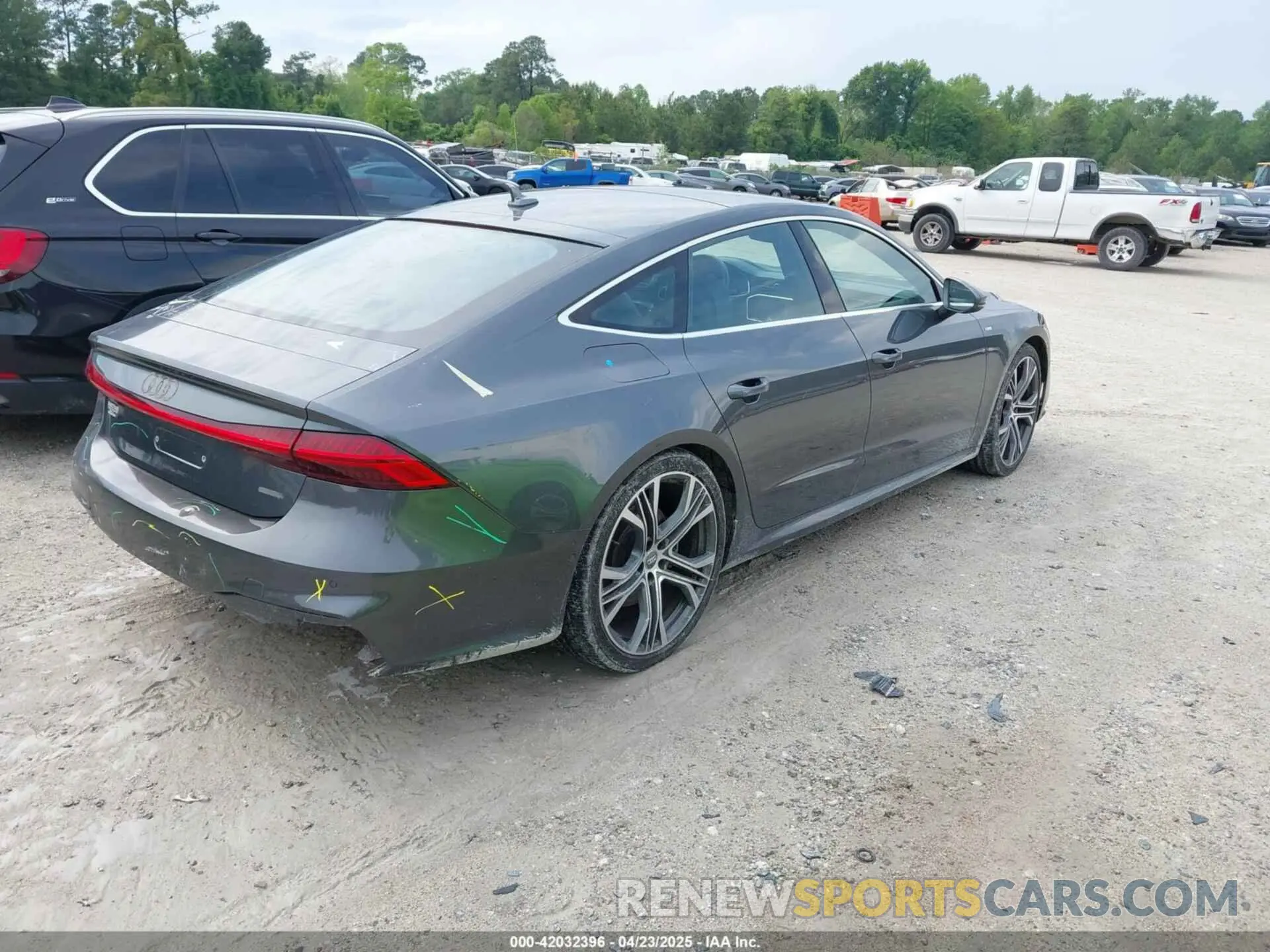 4 Photograph of a damaged car WAUV2AF24KN120272 AUDI A7 2019