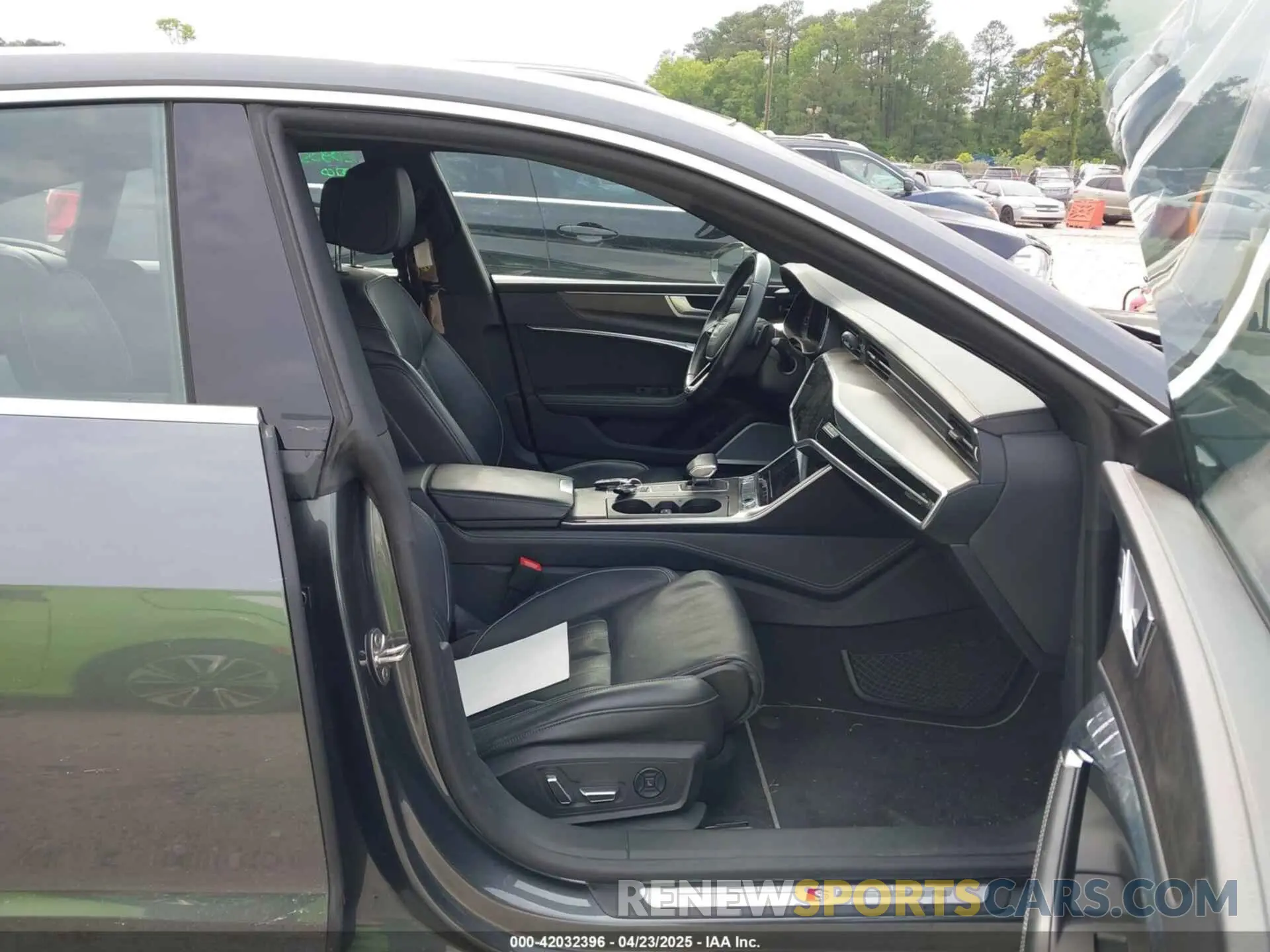 5 Photograph of a damaged car WAUV2AF24KN120272 AUDI A7 2019