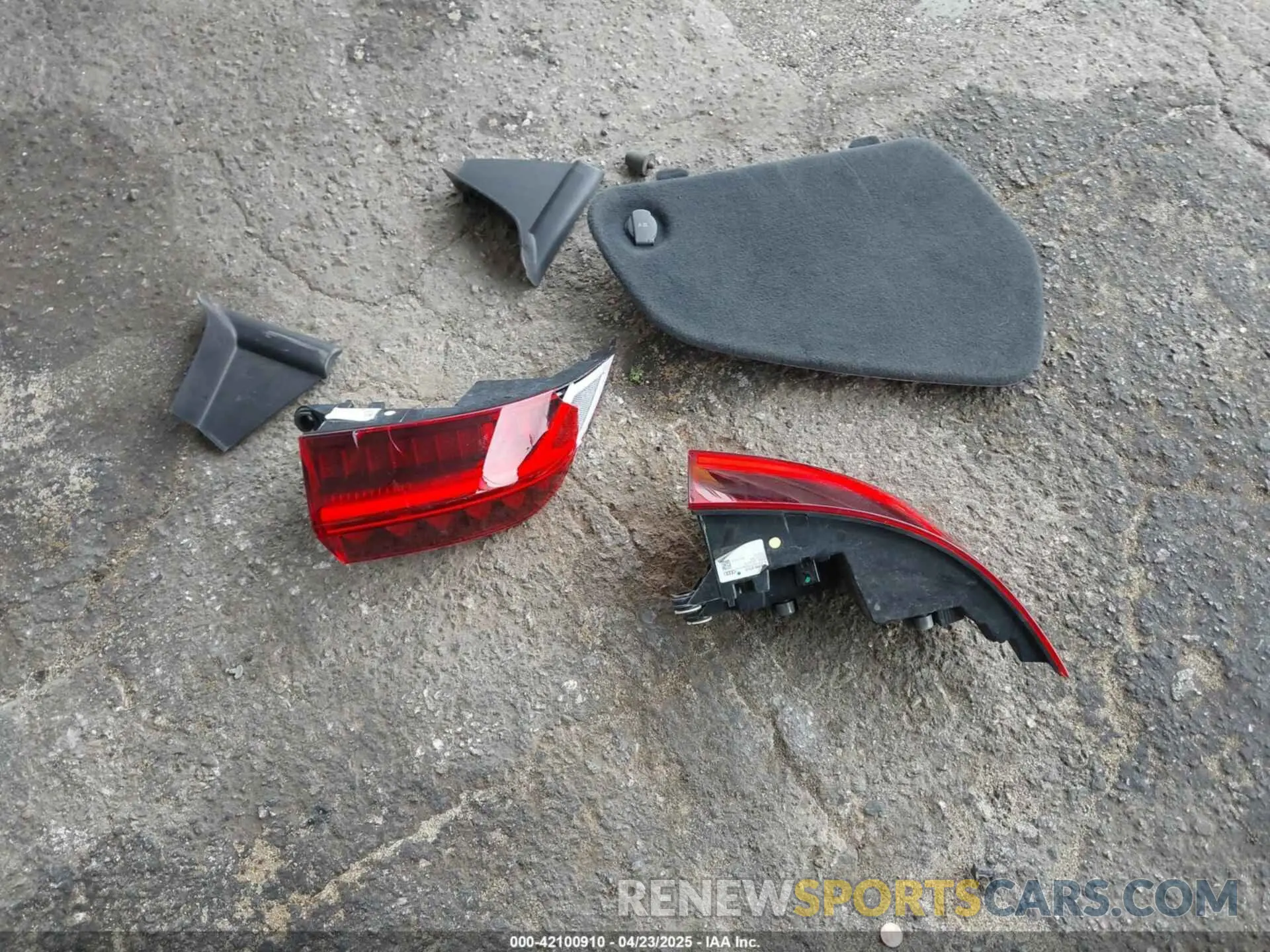 12 Фотография поврежденного автомобиля WAUV2AF25KN022867 AUDI A7 2019