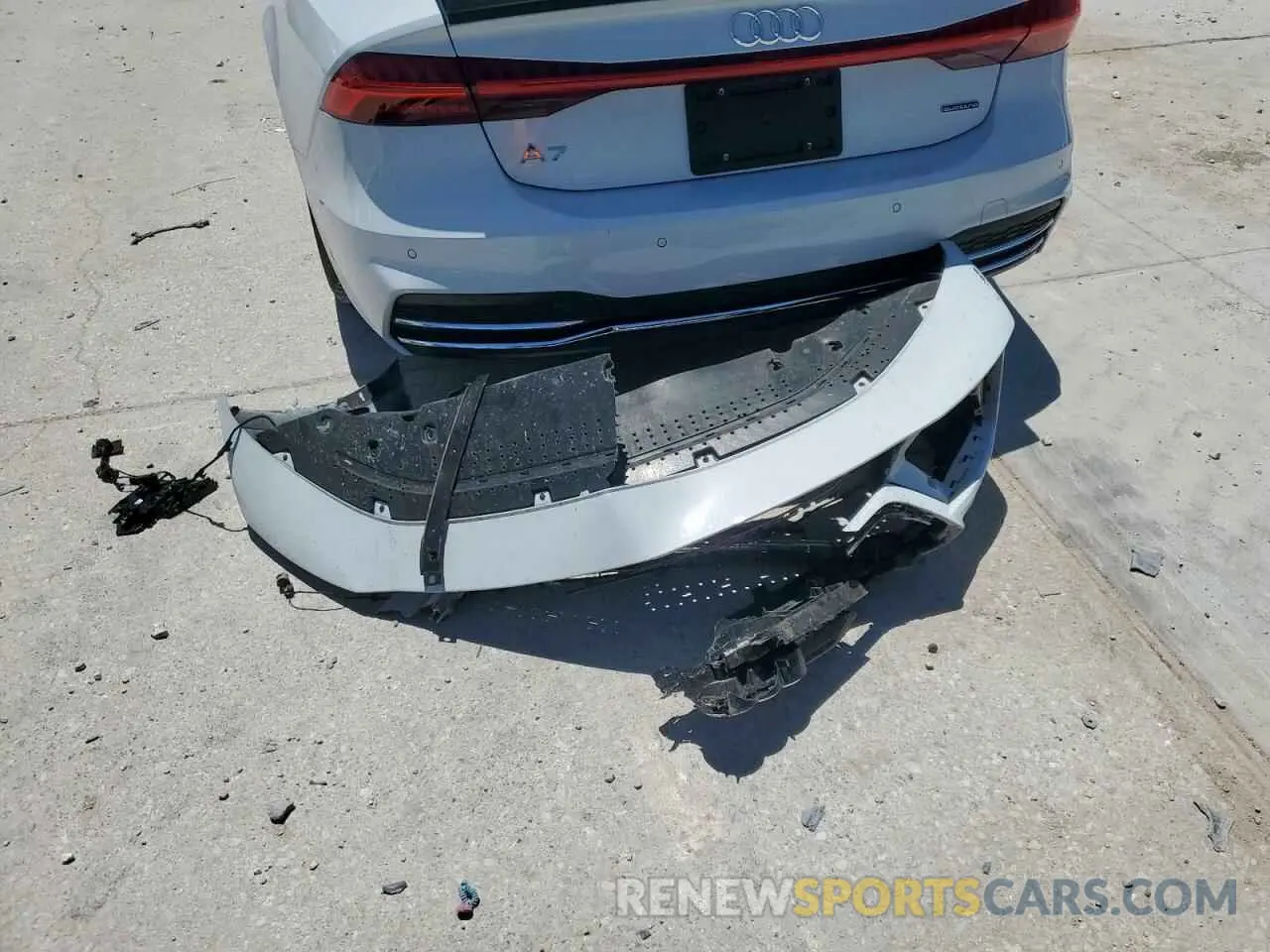 12 Photograph of a damaged car WAUV2BF27NN034321 AUDI A7 2022