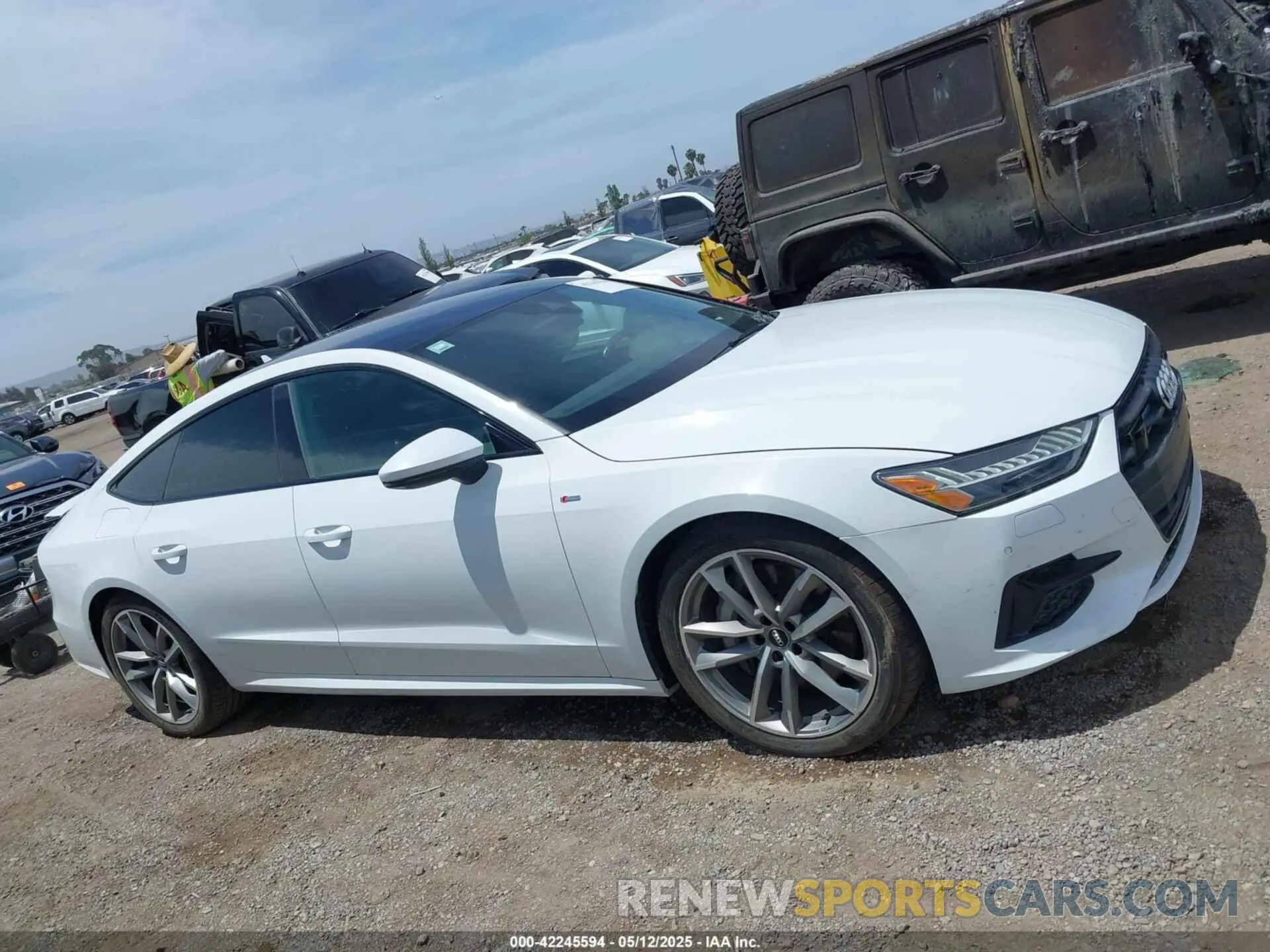 13 Photograph of a damaged car WAUU2AF29LN057151 AUDI A7 SPORTBACK 2020
