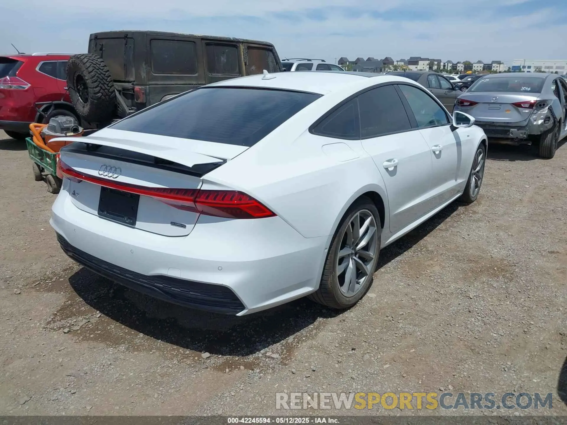 4 Photograph of a damaged car WAUU2AF29LN057151 AUDI A7 SPORTBACK 2020