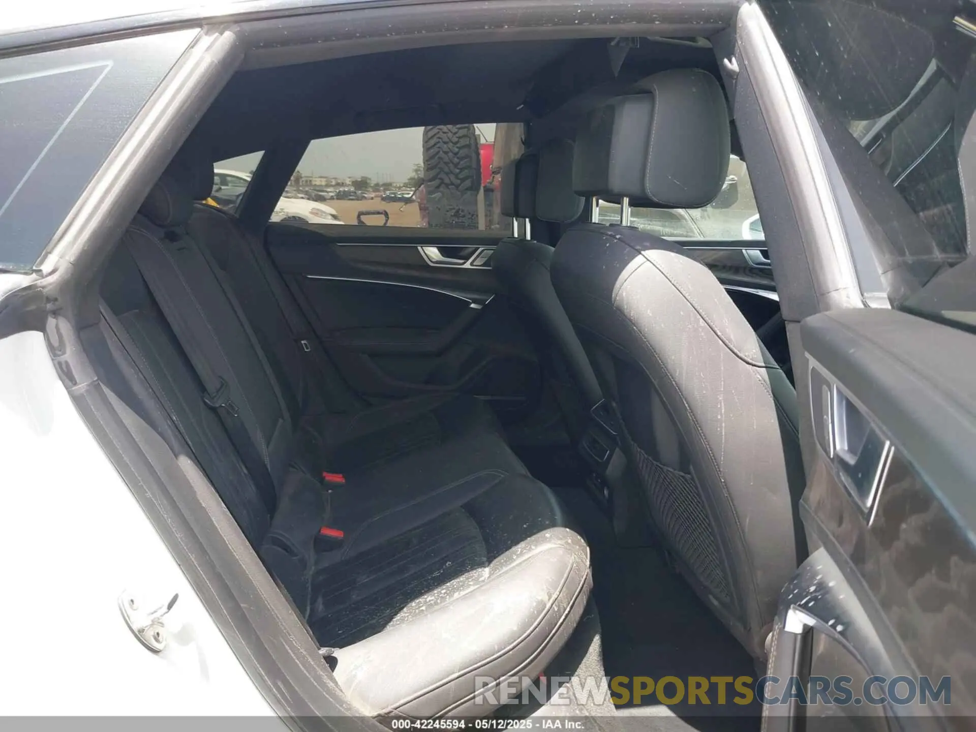 8 Photograph of a damaged car WAUU2AF29LN057151 AUDI A7 SPORTBACK 2020