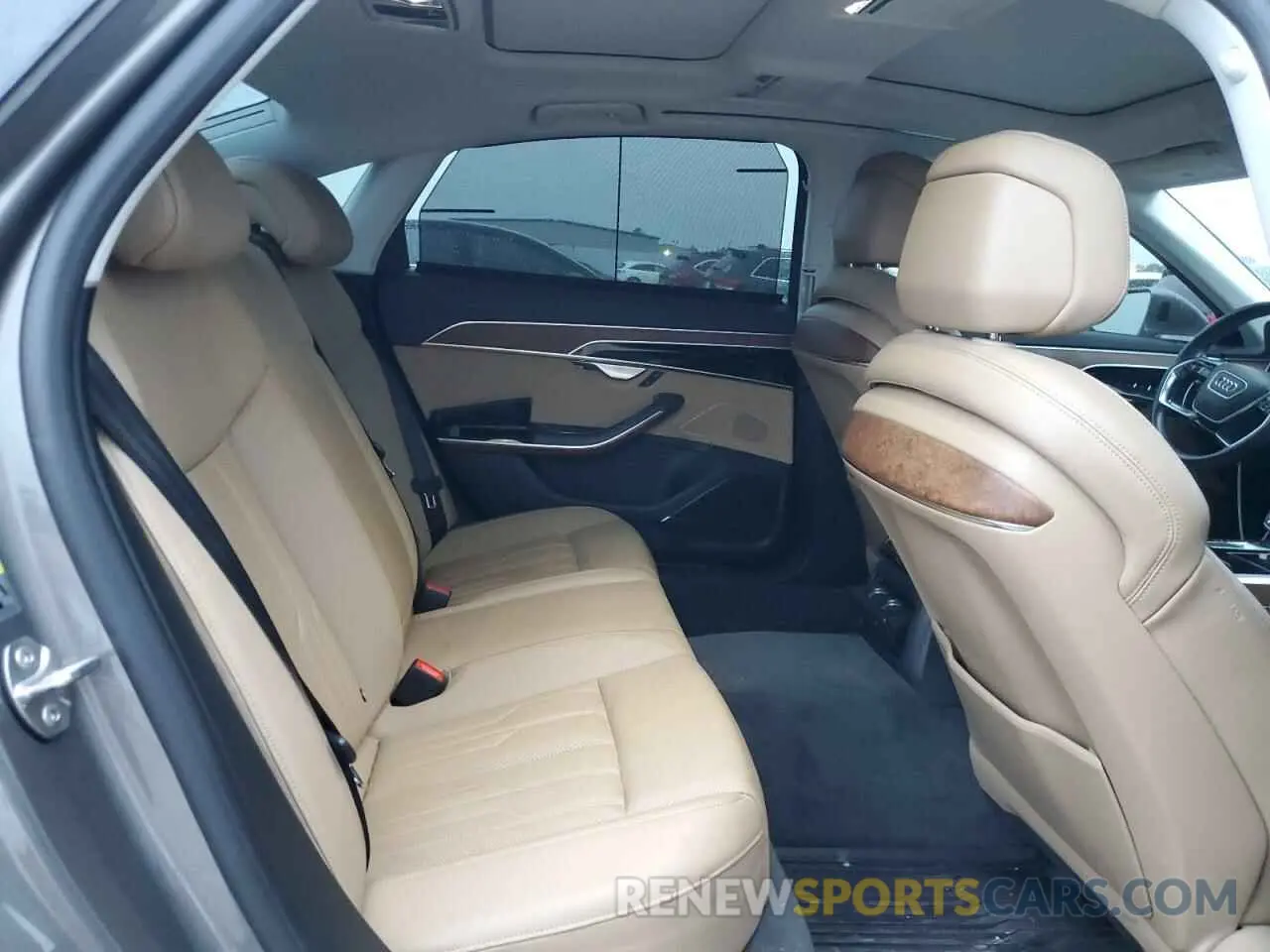 10 Photograph of a damaged car WAU8DAF83KN009594 AUDI A8 2019