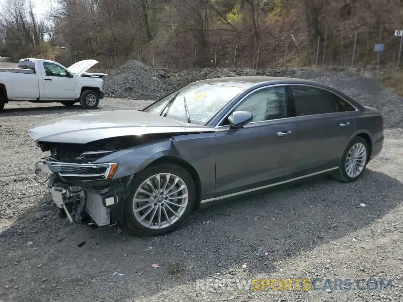 1 Фотография поврежденного автомобиля WAU8DAF83KN010101 AUDI A8 2019