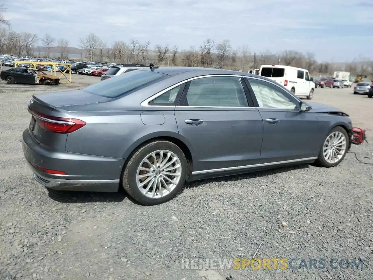 3 Фотография поврежденного автомобиля WAU8DAF83KN010101 AUDI A8 2019