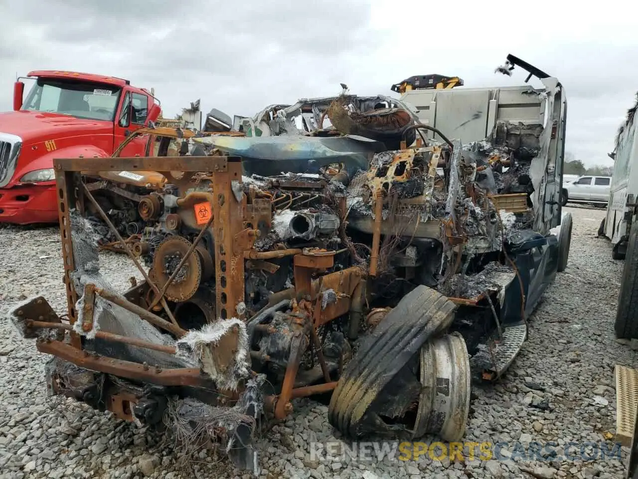 2 Фотография поврежденного автомобиля WAU8DAF85KN009273 AUDI A8 2019