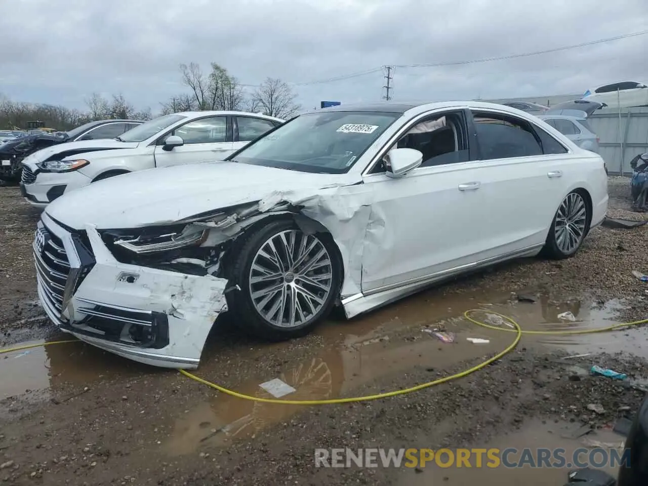 1 Фотография поврежденного автомобиля WAU8DAF87KN018640 AUDI A8 2019