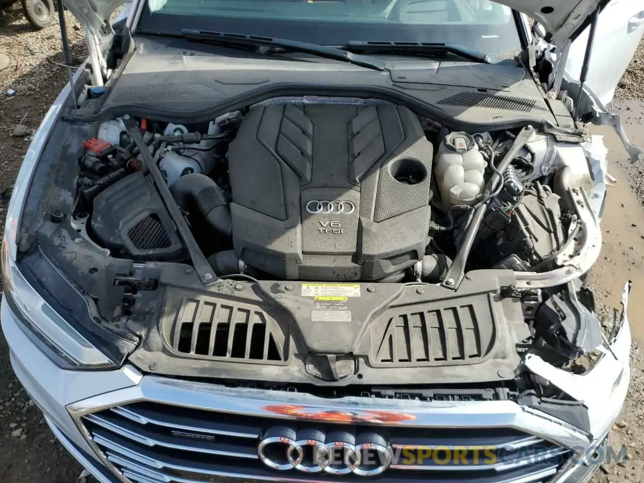11 Фотография поврежденного автомобиля WAU8DAF87KN018640 AUDI A8 2019