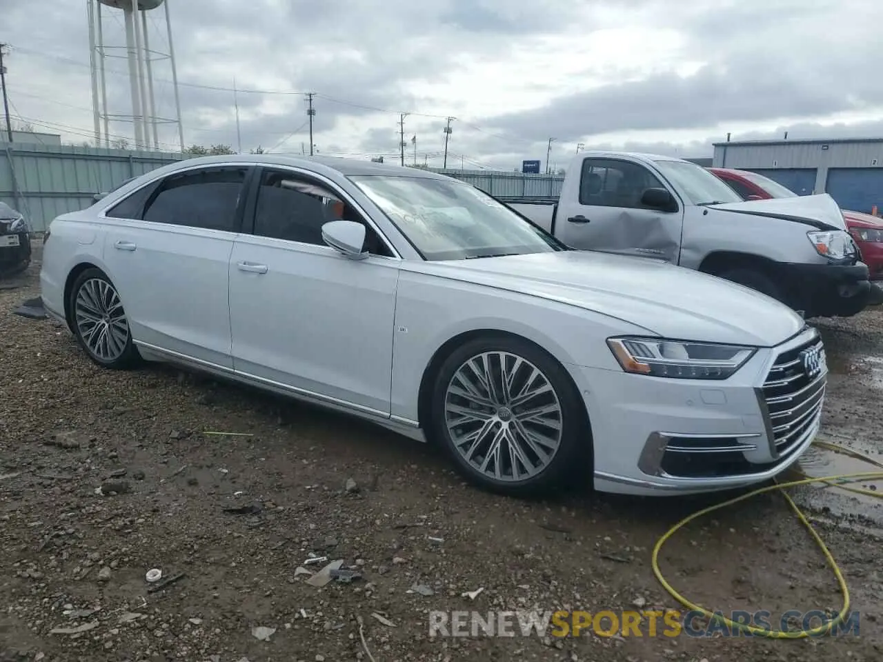 4 Фотография поврежденного автомобиля WAU8DAF87KN018640 AUDI A8 2019